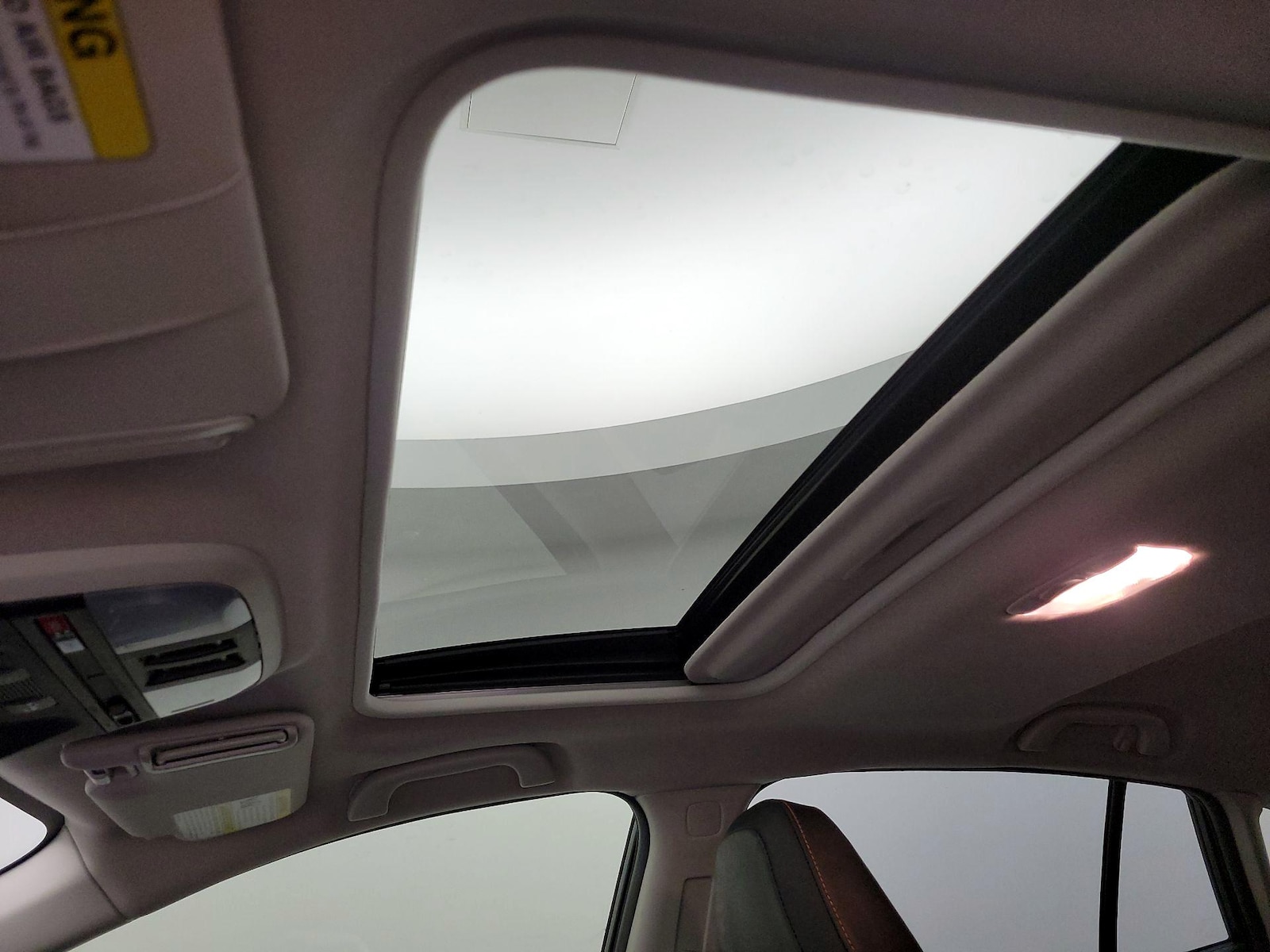 Sunroof(s) & Overhead Airbags