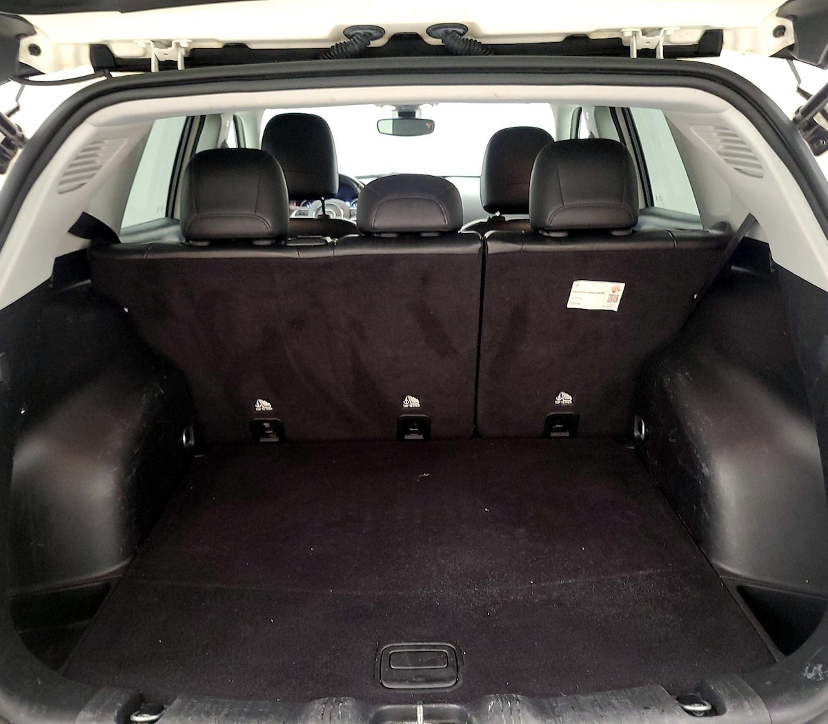 Trunk/Cargo (Seats Up)
