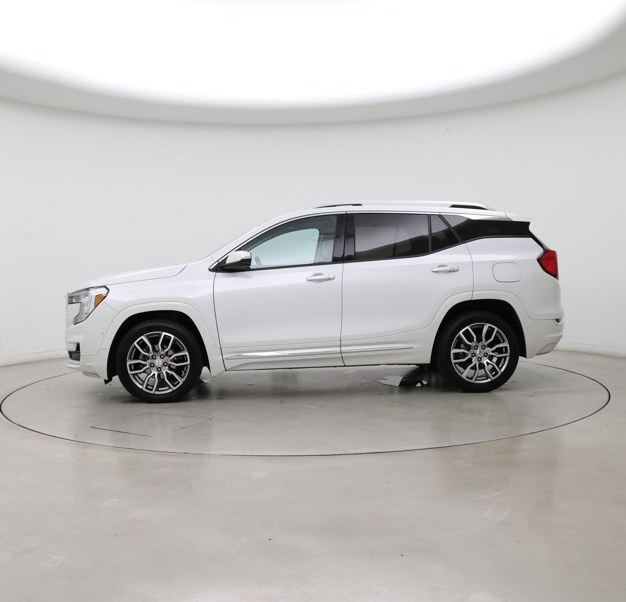 Thumbnail: 2022 GMC Terrain - 3