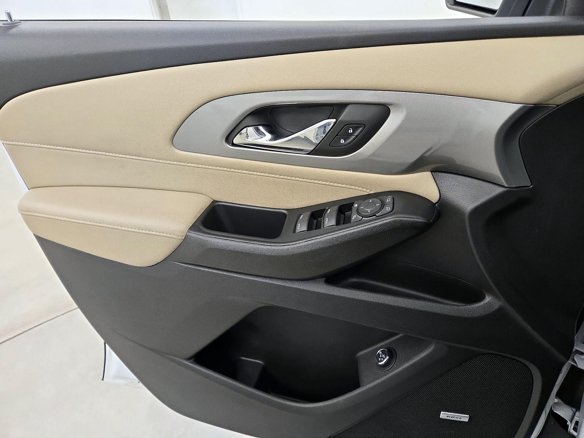 Thumbnail: 2023 Chevrolet Traverse - 12