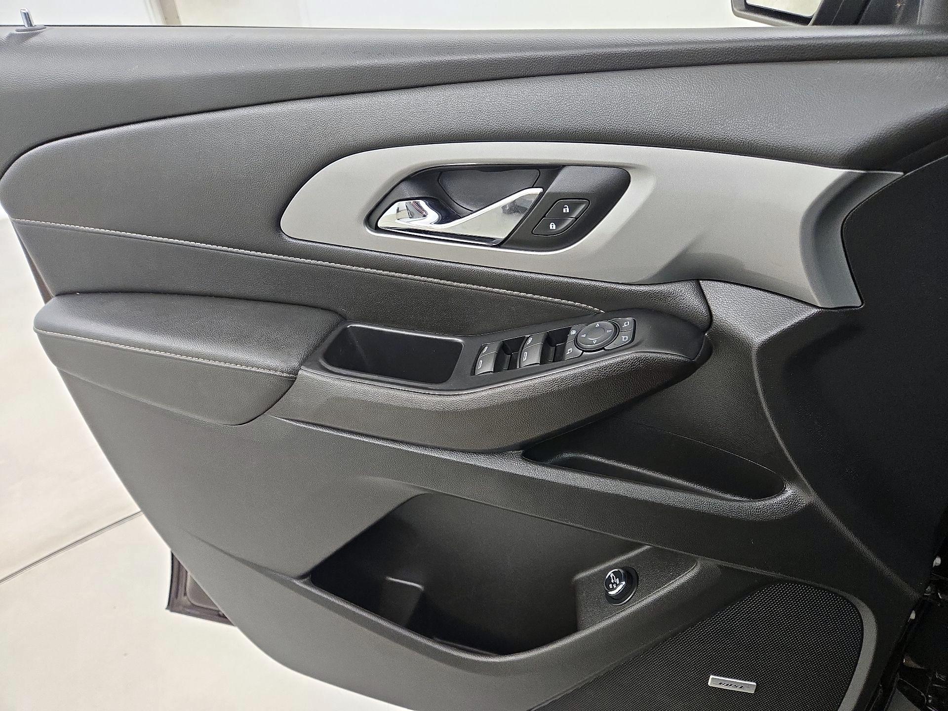 Thumbnail: 2023 Chevrolet Traverse - 12