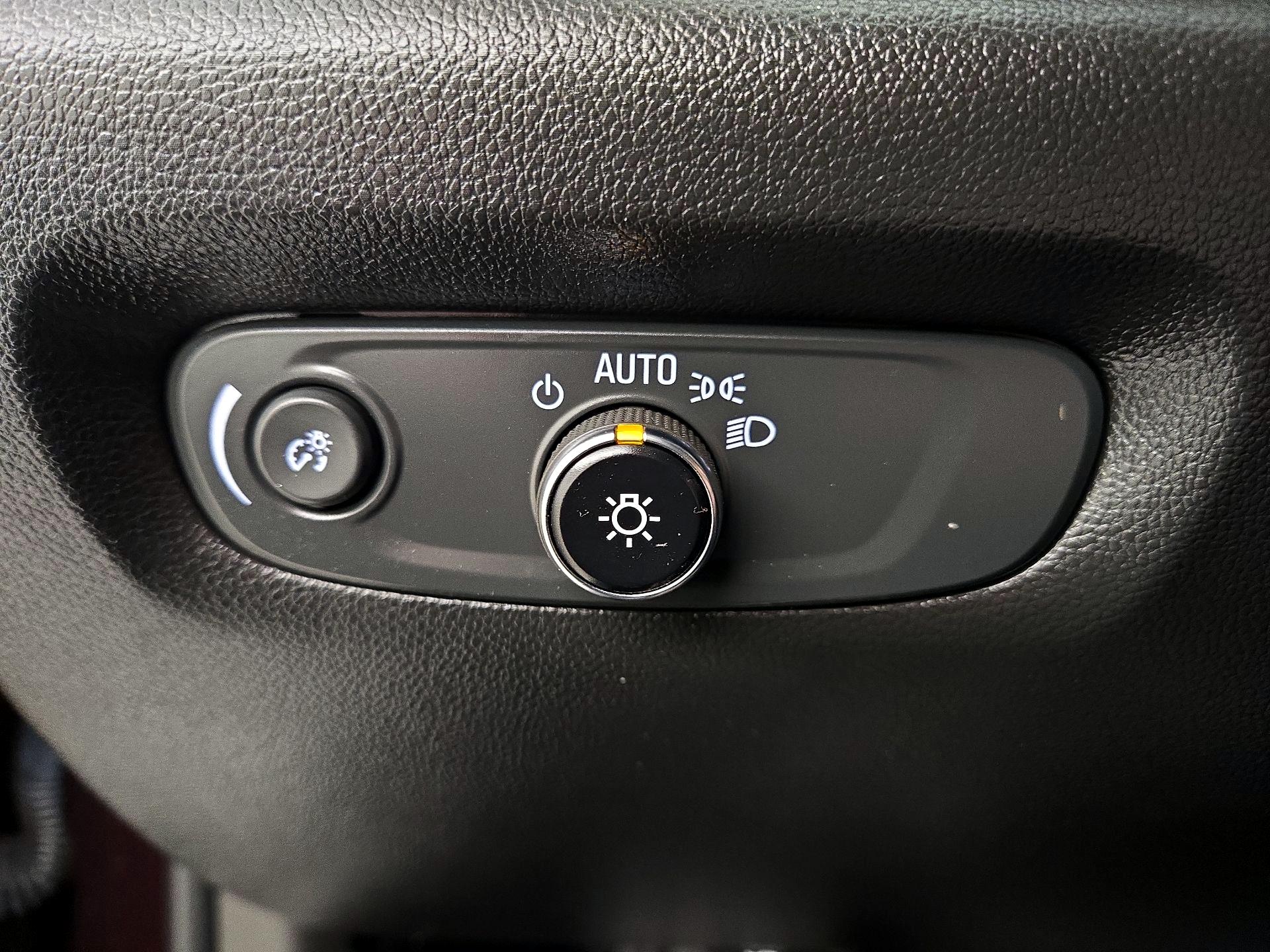 Thumbnail: 2023 Chevrolet Traverse - 13