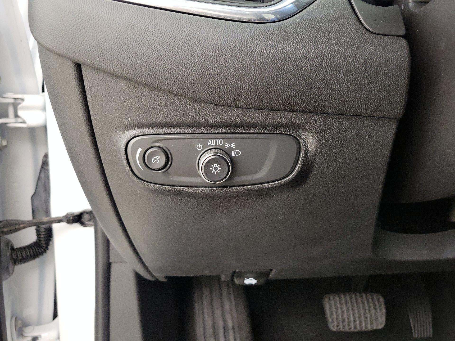 Thumbnail: 2022 Chevrolet Equinox - 13