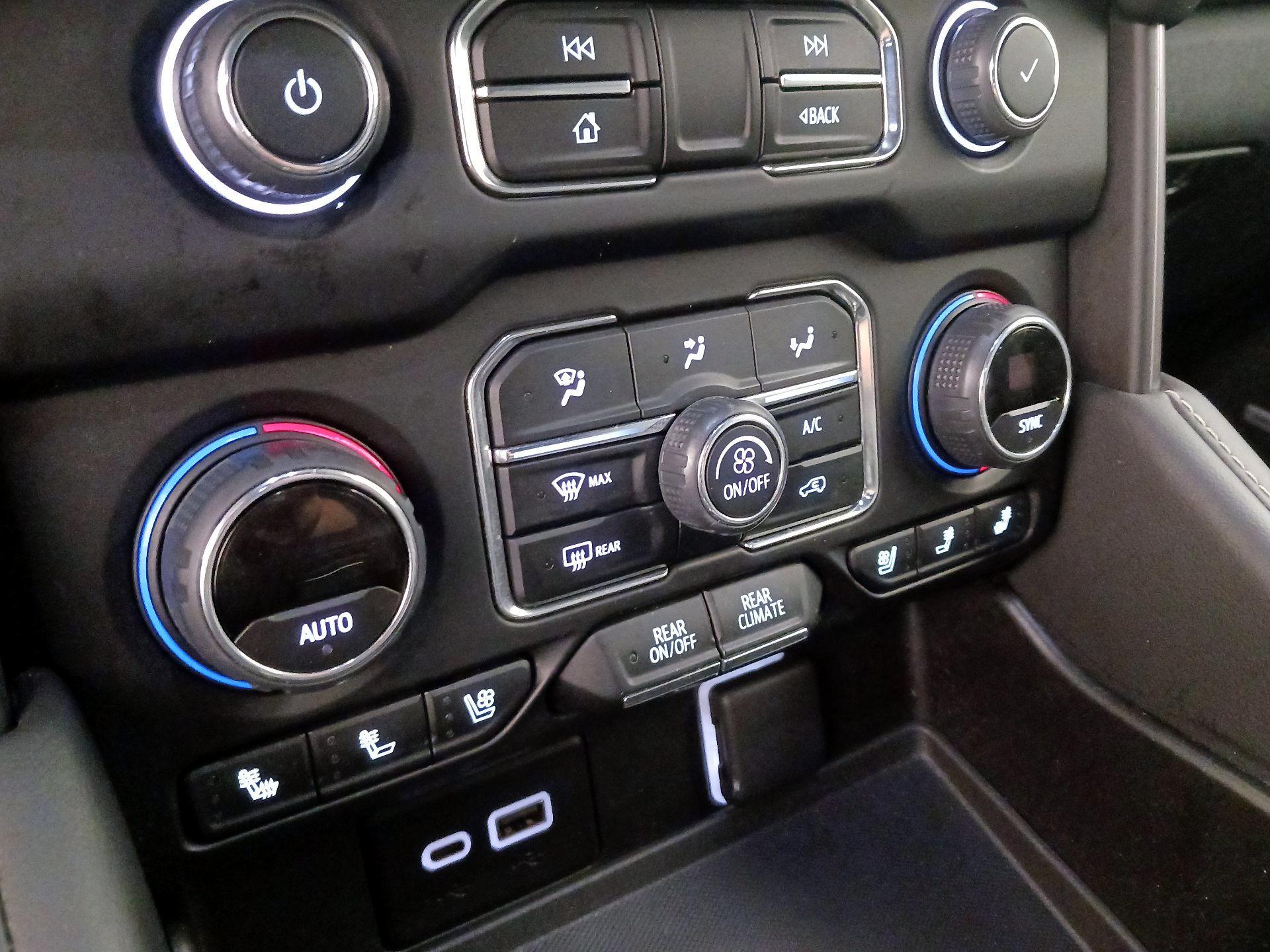 Thumbnail: 2024 Chevrolet Tahoe - 17