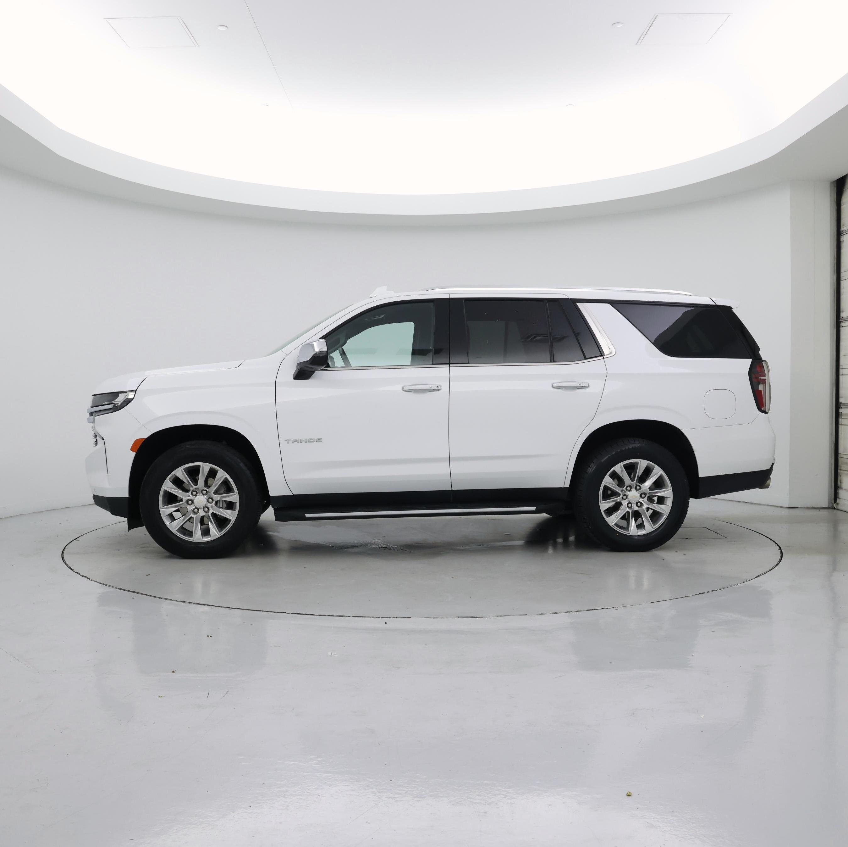 Thumbnail: 2024 Chevrolet Tahoe - 3