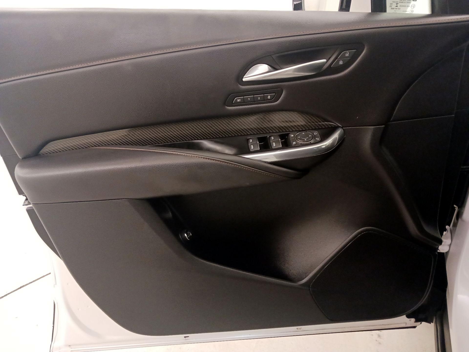 Thumbnail: 2021 Cadillac XT4 - 12