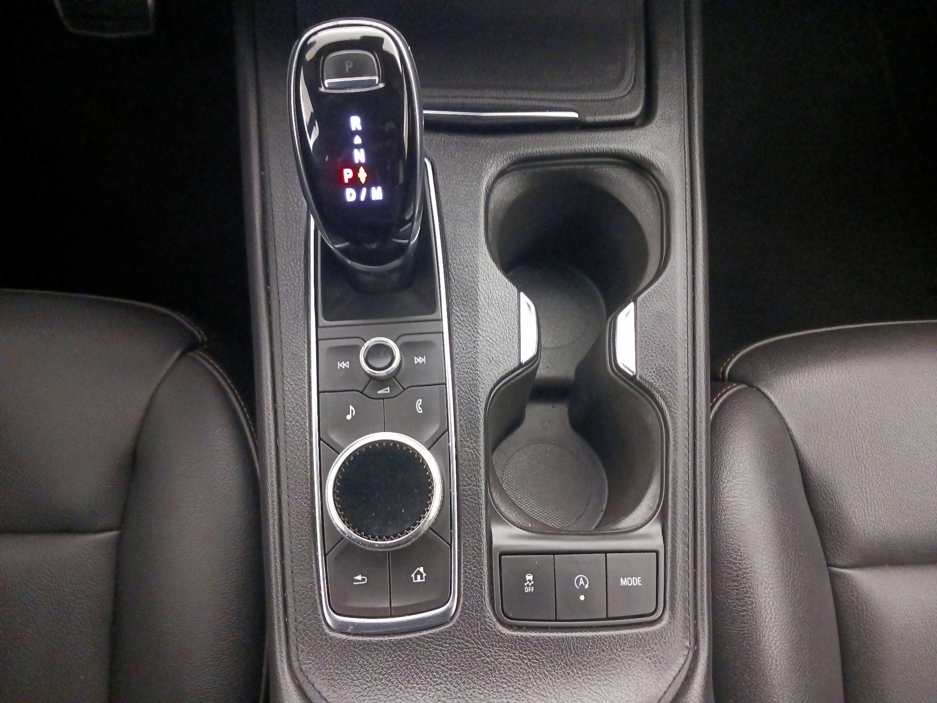 Thumbnail: 2021 Cadillac XT4 - 17