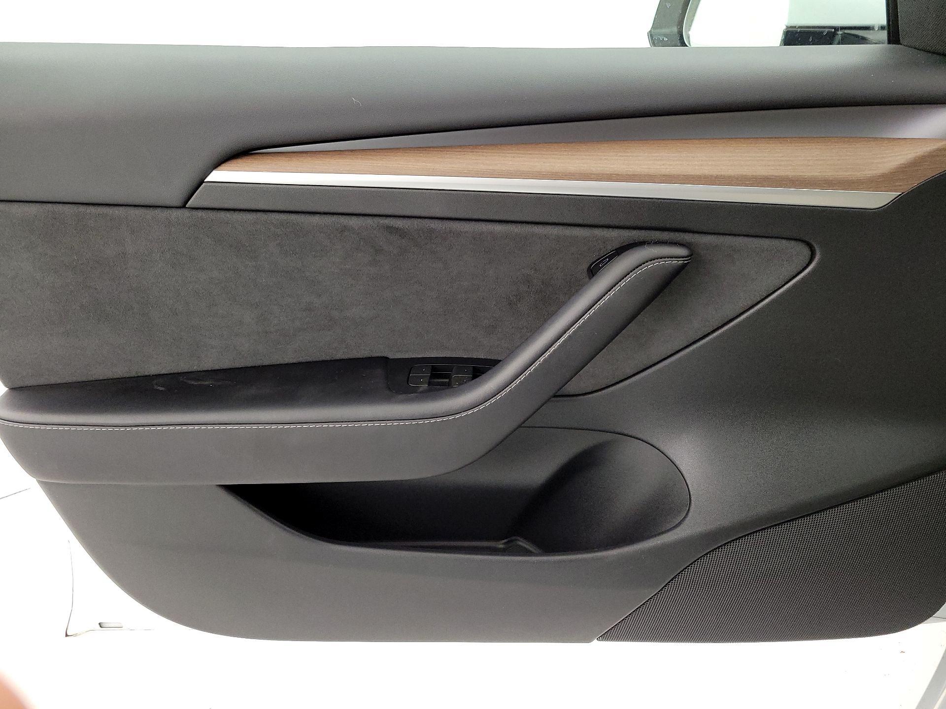 Thumbnail: 2023 Tesla Model 3 - 12