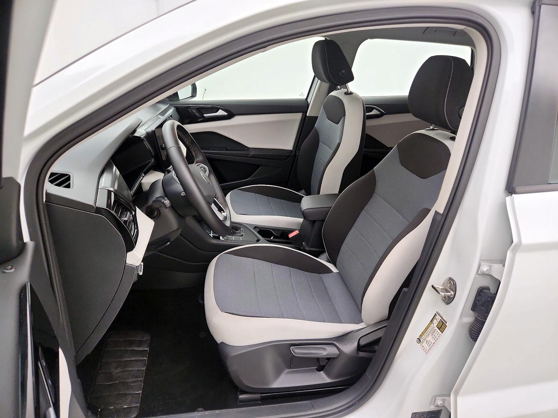 Thumbnail: 2025 Volkswagen Taos - 11