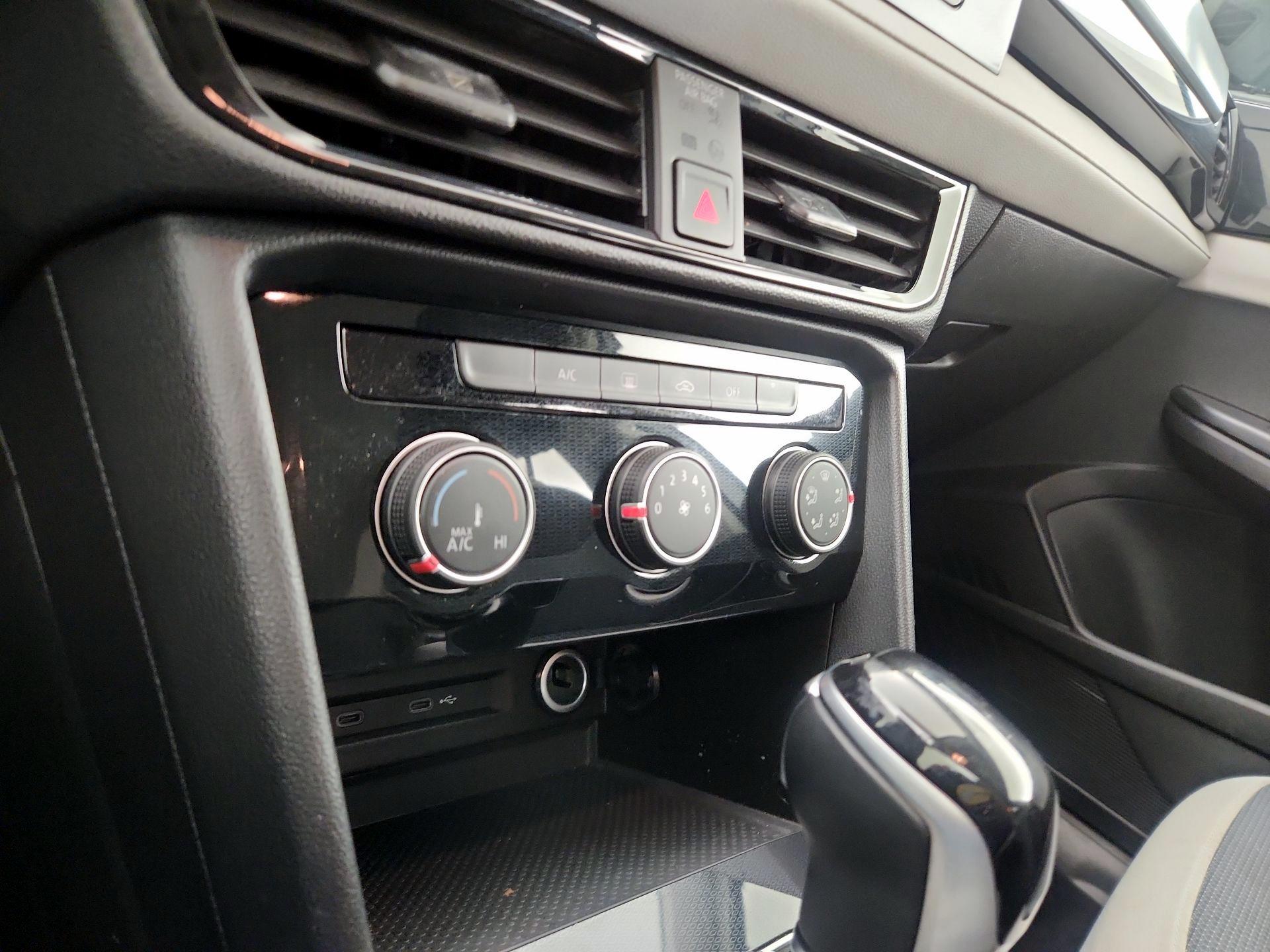 Thumbnail: 2025 Volkswagen Taos - 14