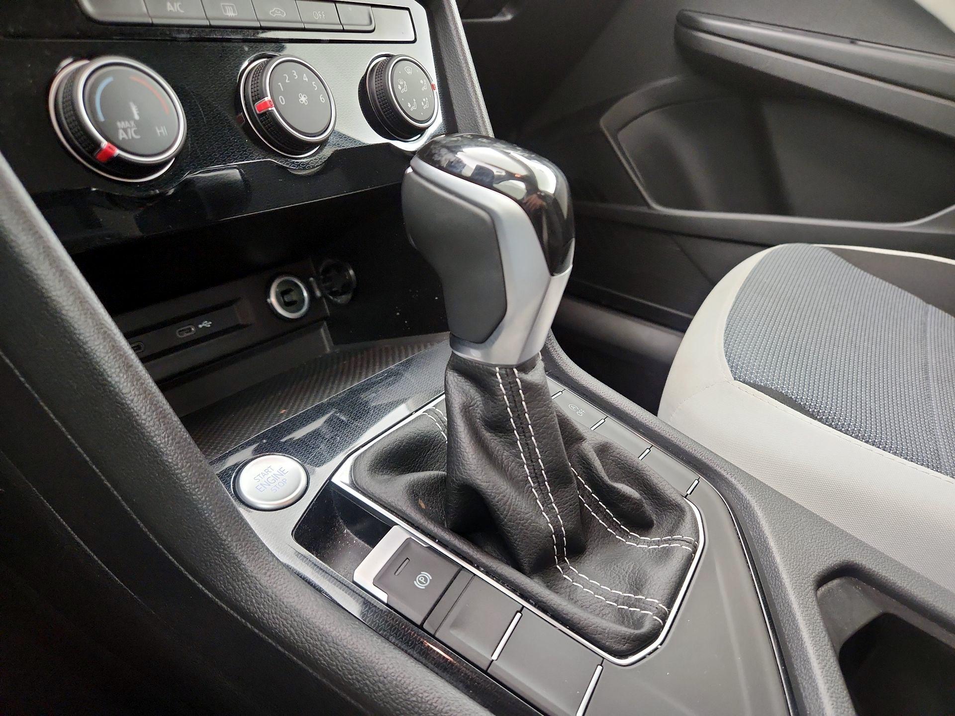 Thumbnail: 2025 Volkswagen Taos - 15