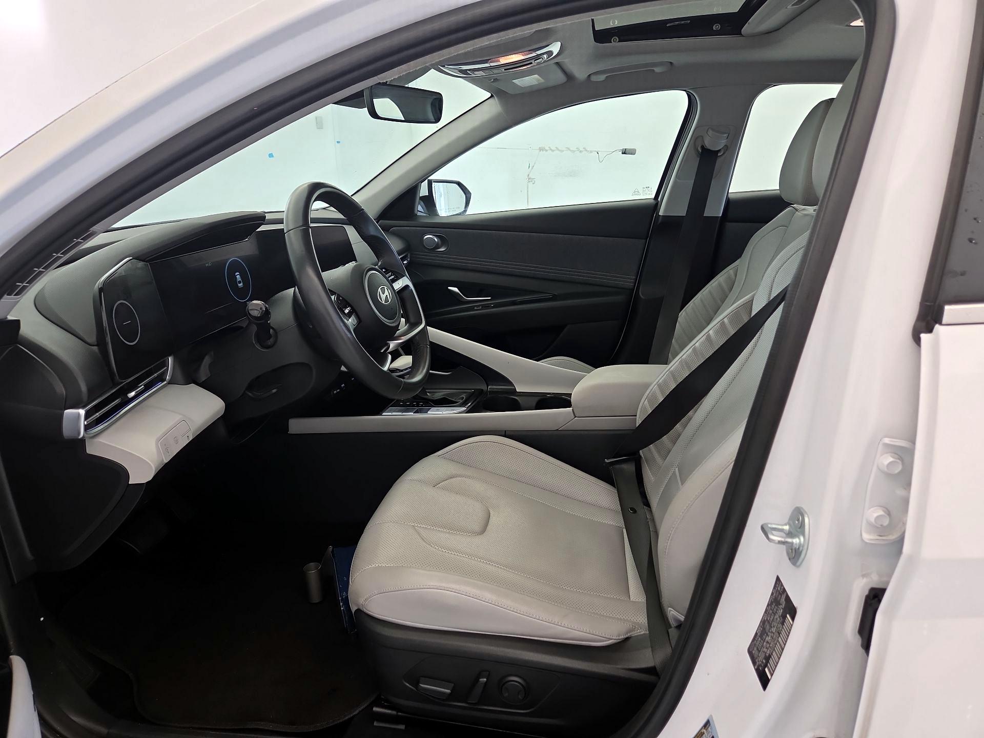 Thumbnail: 2025 Hyundai Elantra - 11