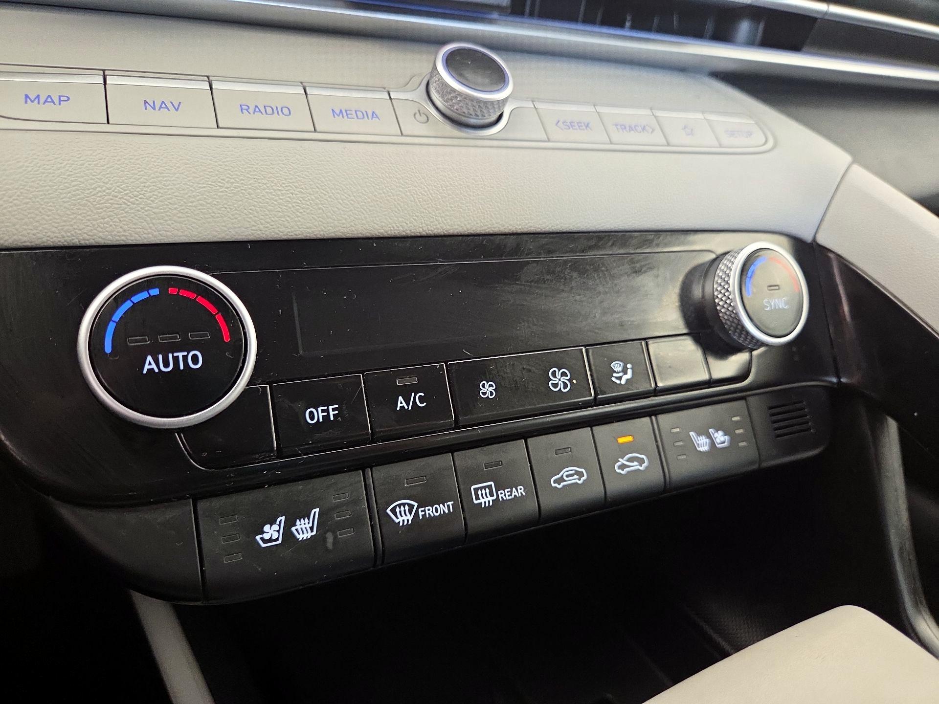 Thumbnail: 2025 Hyundai Elantra - 16