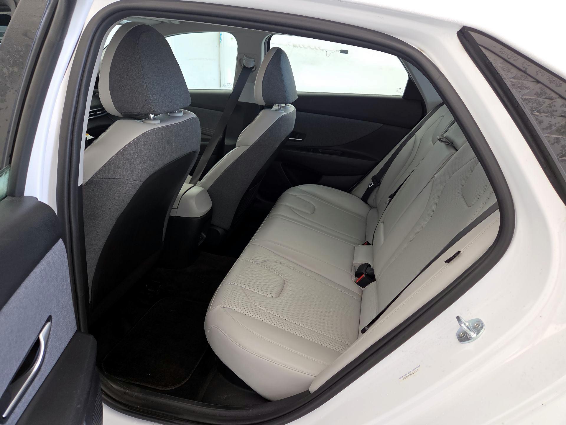 Thumbnail: 2025 Hyundai Elantra - 20