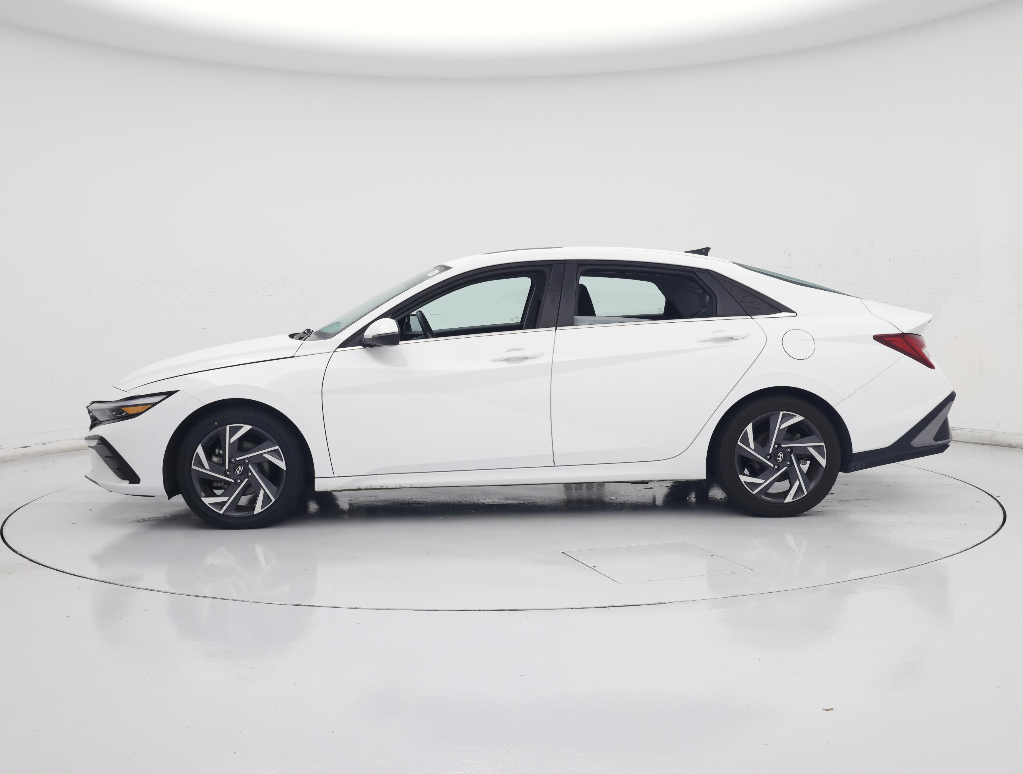 Thumbnail: 2025 Hyundai Elantra - 3