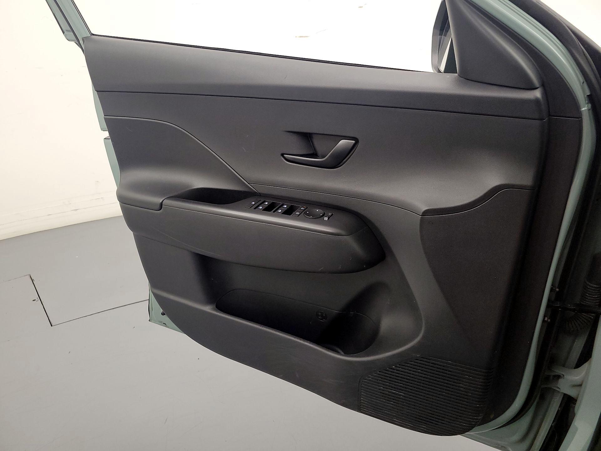 Thumbnail: 2025 Hyundai Kona - 12