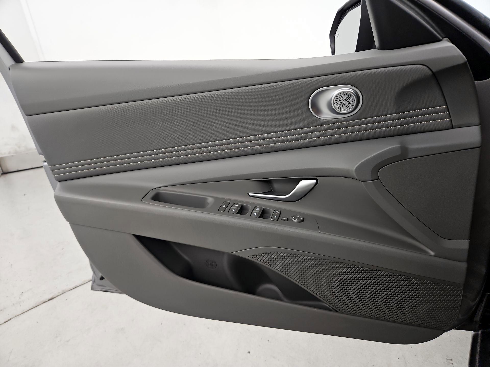 Thumbnail: 2025 Hyundai Elantra - 12