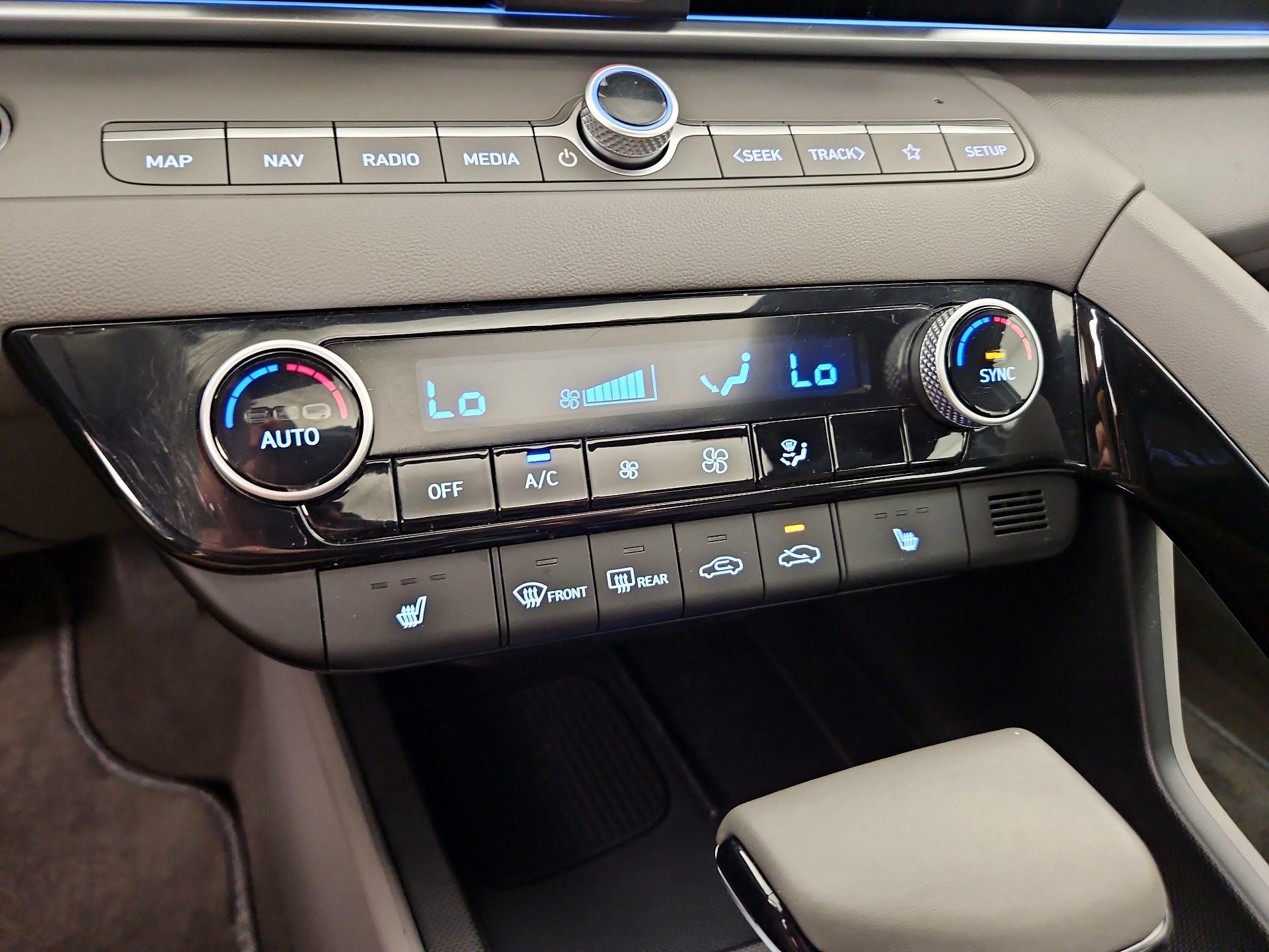 Thumbnail: 2025 Hyundai Elantra - 17