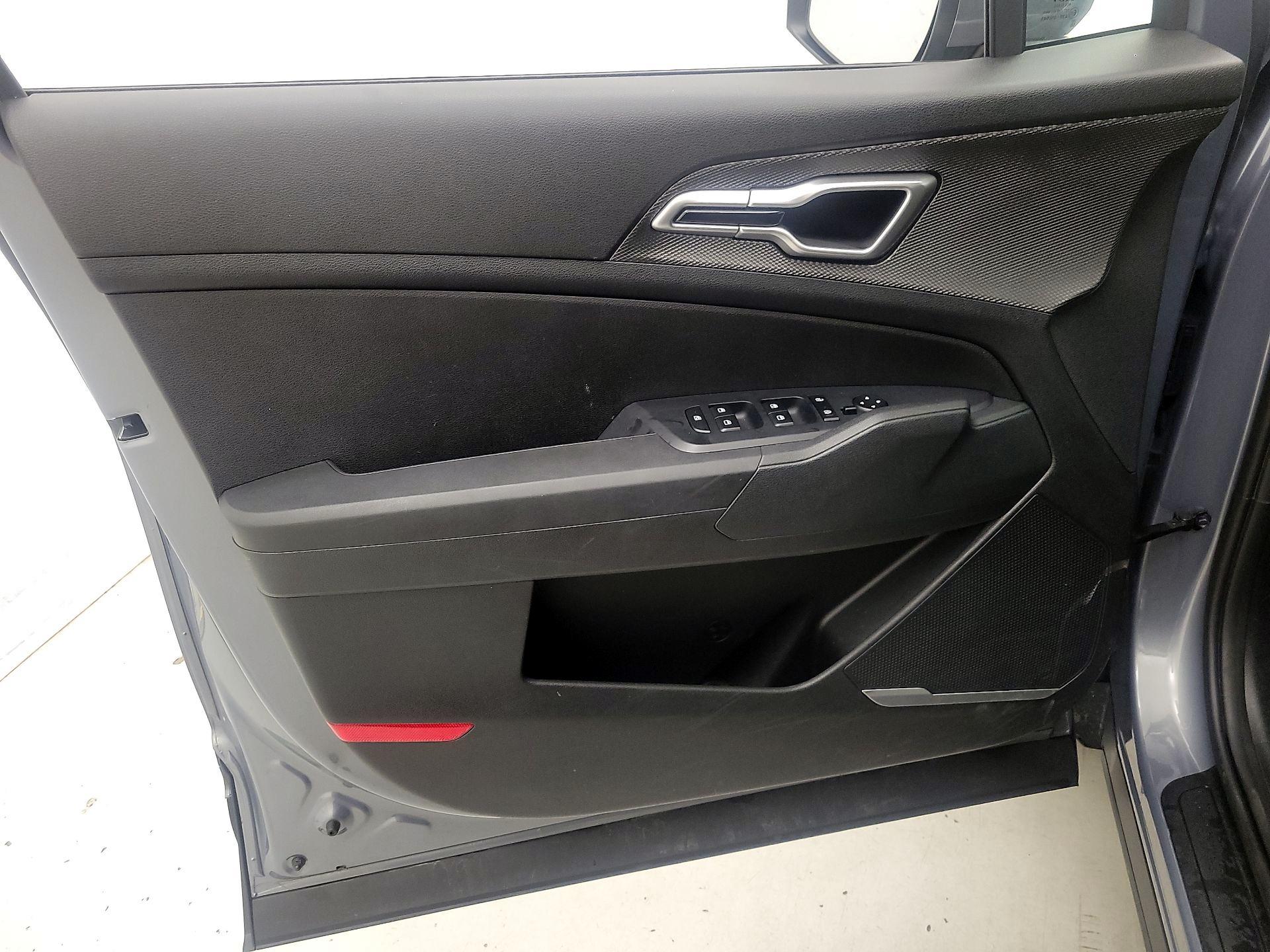 Thumbnail: 2025 Kia Sportage - 12