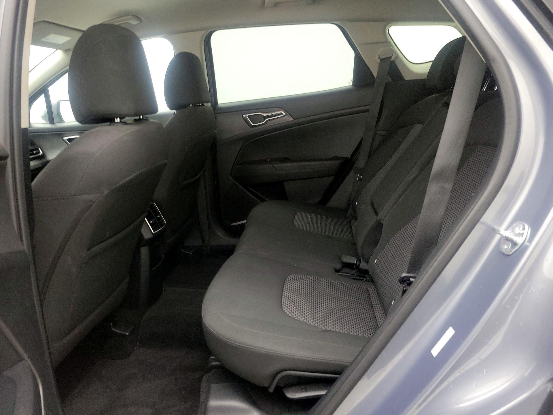 Thumbnail: 2025 Kia Sportage - 17