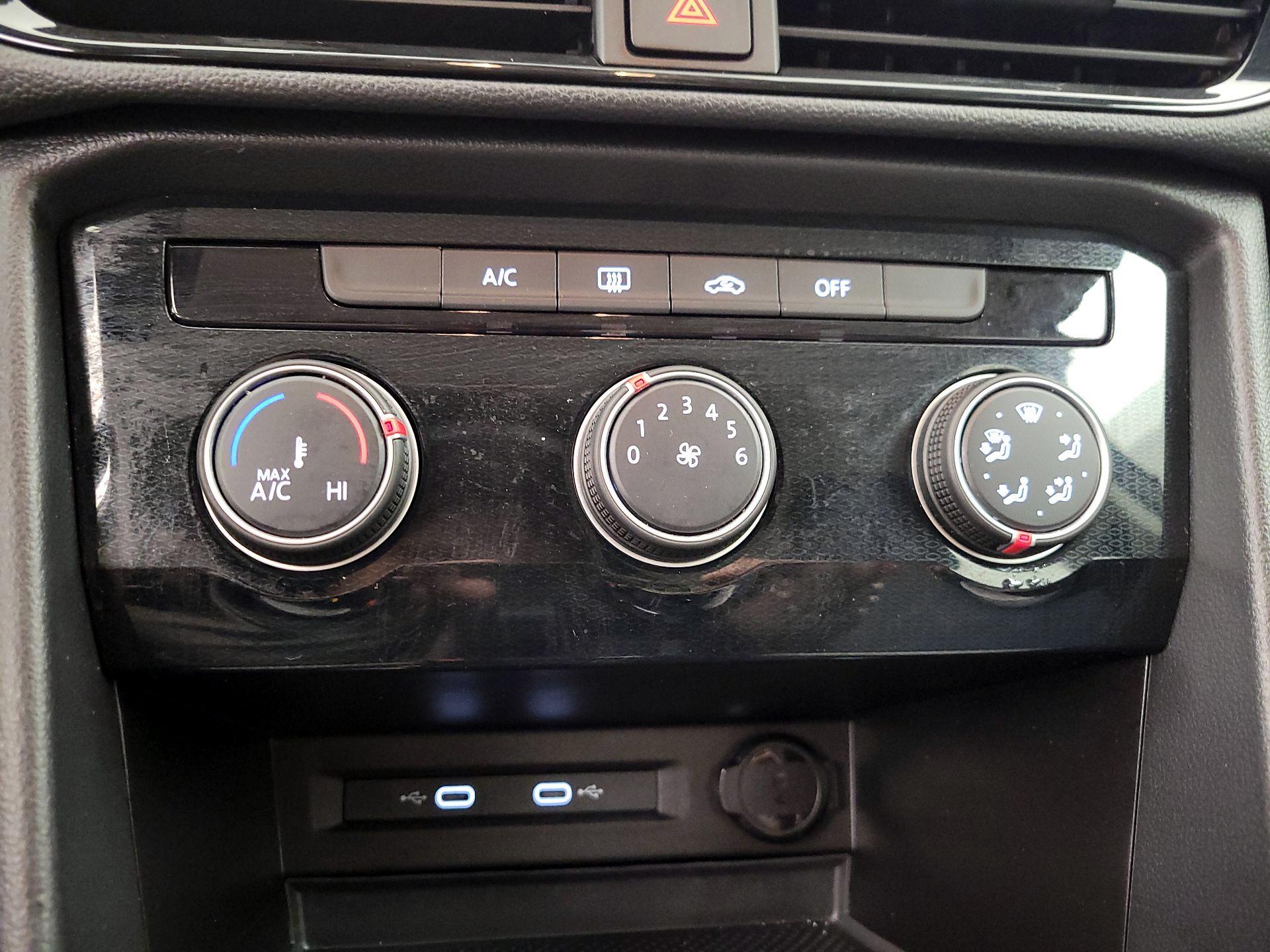 Thumbnail: 2025 Volkswagen Taos - 16