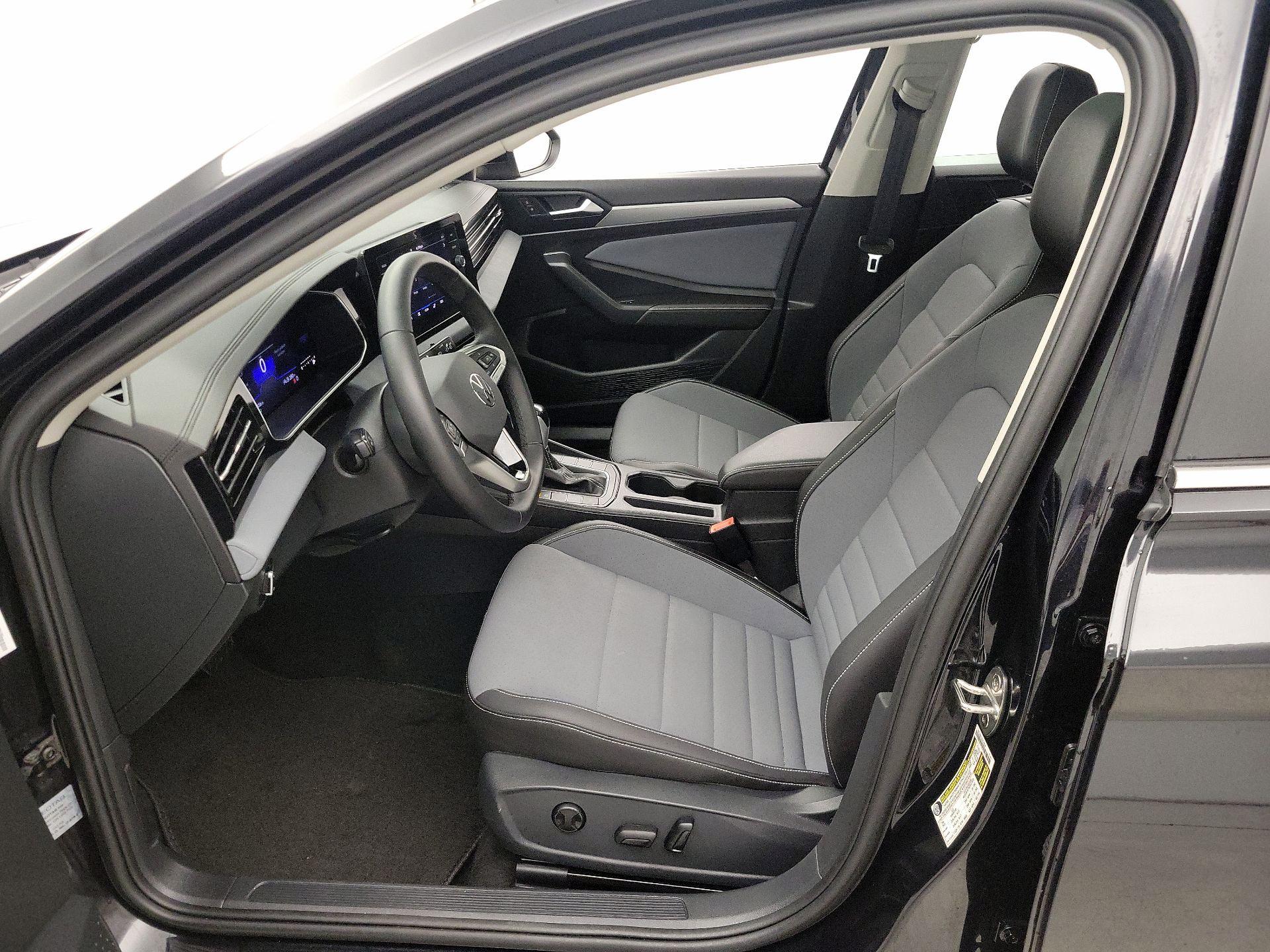 Thumbnail: 2025 Volkswagen Jetta - 11