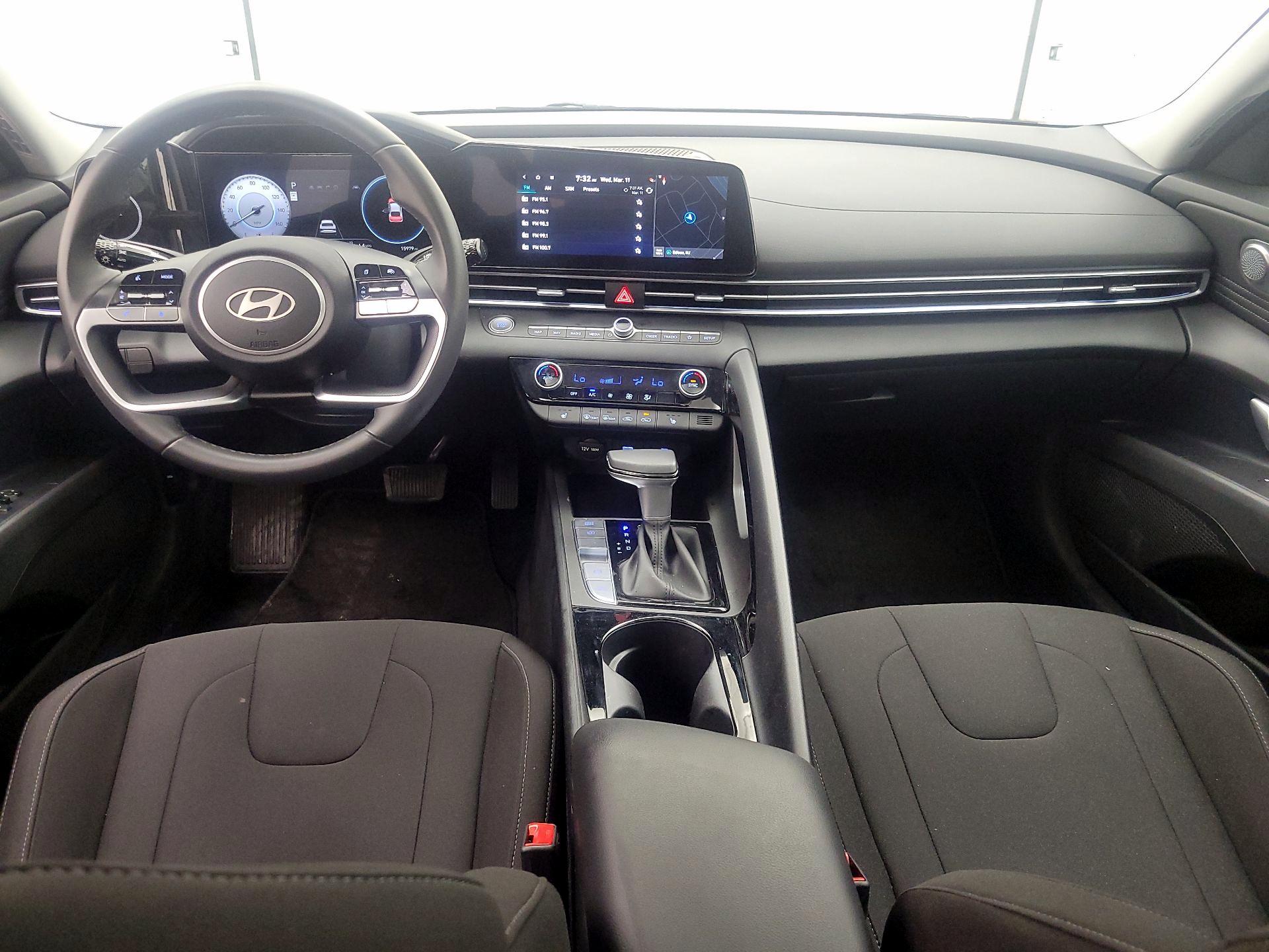 Thumbnail: 2025 Hyundai Elantra - 9