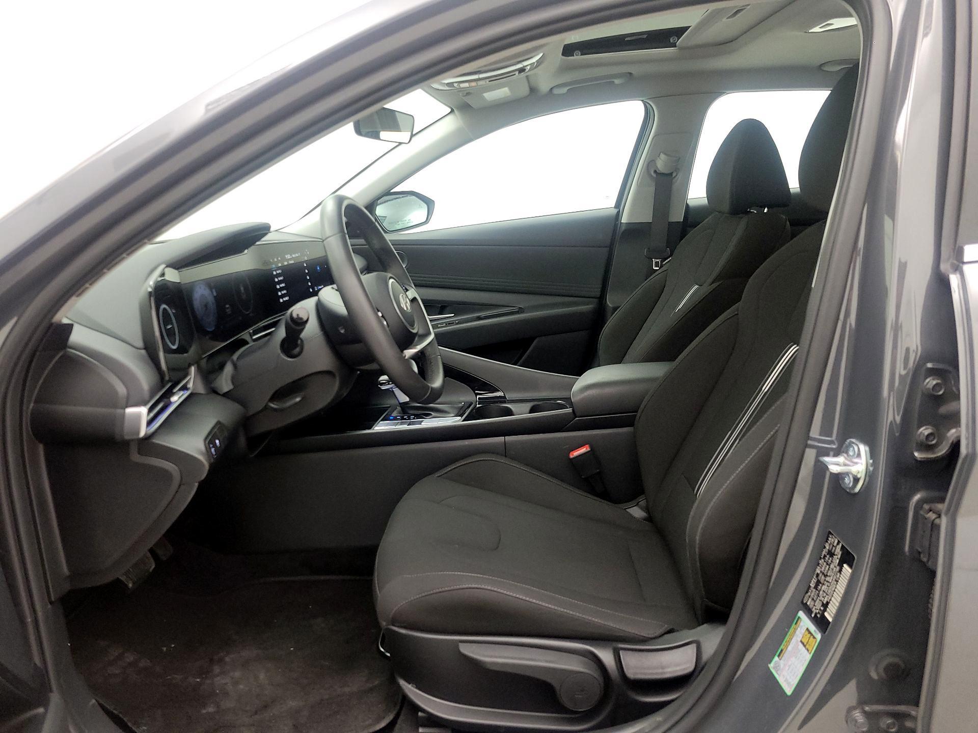 Thumbnail: 2025 Hyundai Elantra - 11