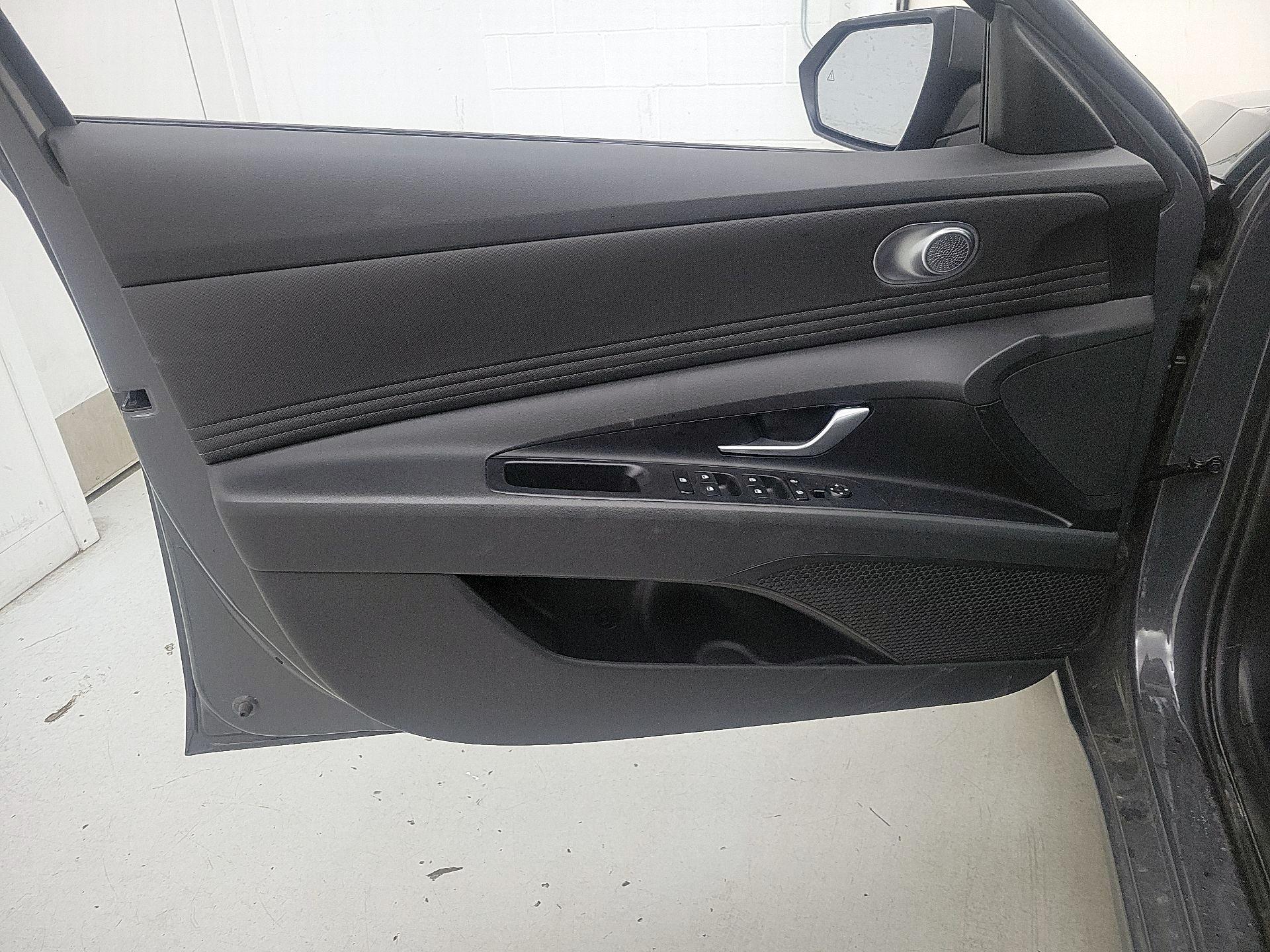 Thumbnail: 2025 Hyundai Elantra - 12