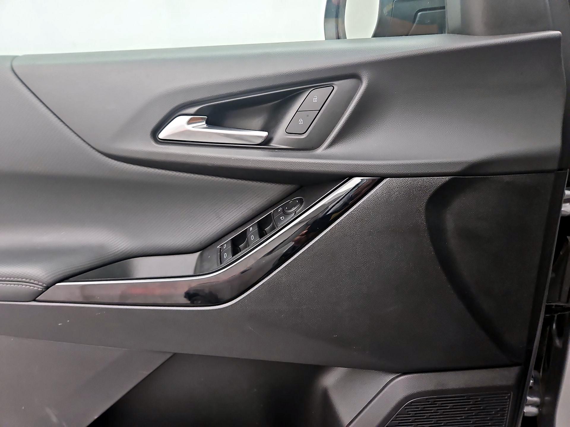 Thumbnail: 2025 Chevrolet Equinox - 12