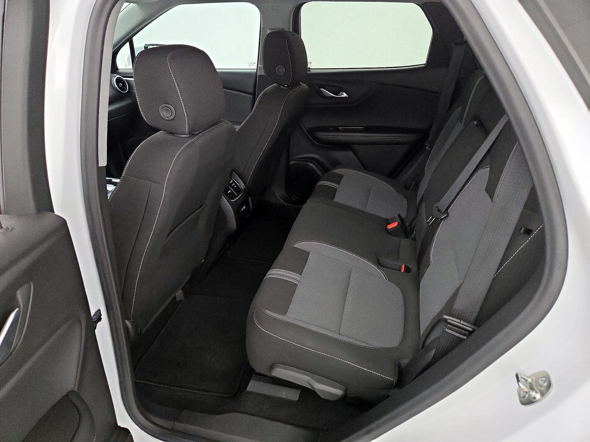 Thumbnail: 2025 Chevrolet Blazer - 19