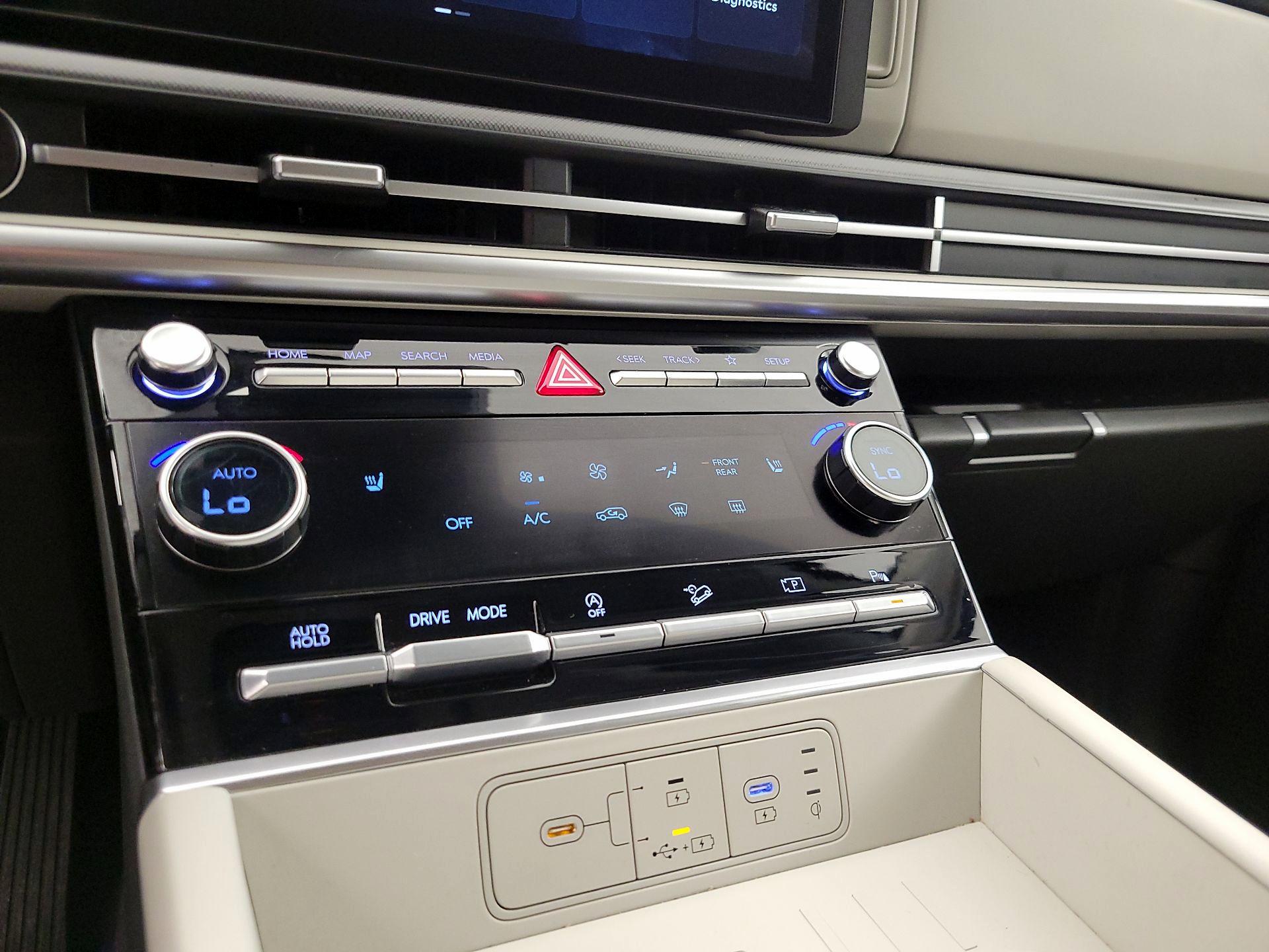 Thumbnail: 2025 Hyundai Santa Fe - 16