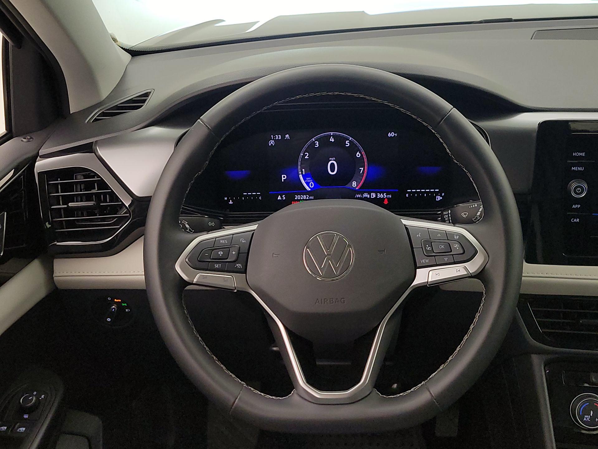 Thumbnail: 2025 Volkswagen Taos - 10