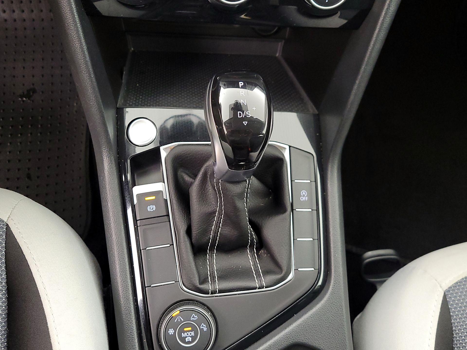 Thumbnail: 2025 Volkswagen Taos - 17