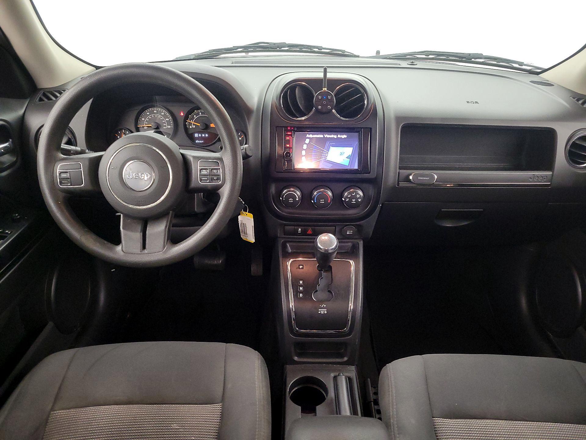 Thumbnail: 2016 Jeep Patriot - 9