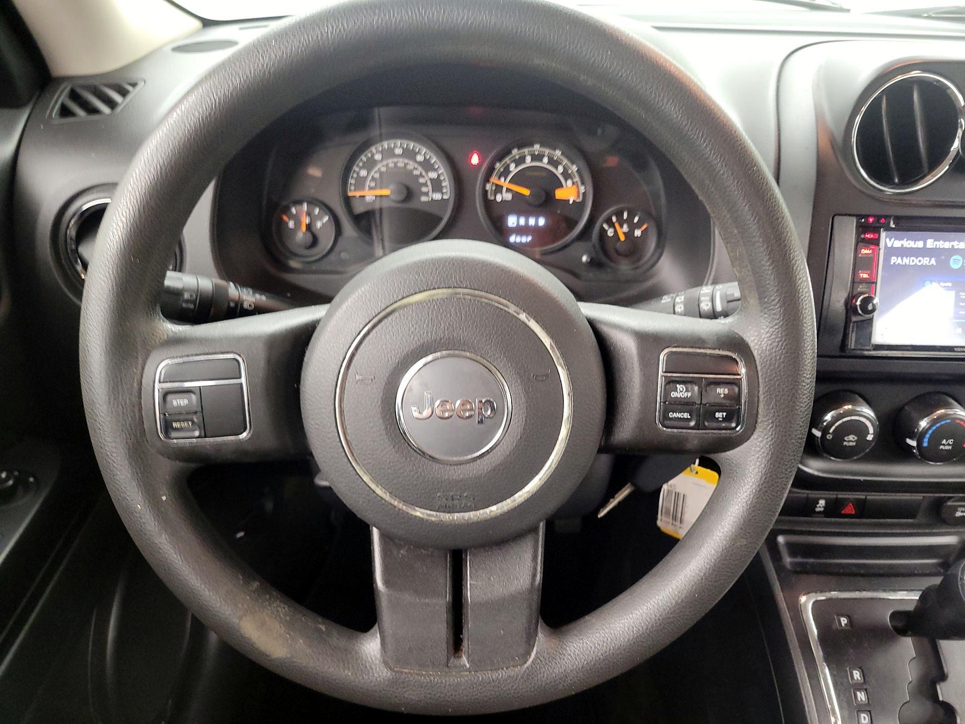 Thumbnail: 2016 Jeep Patriot - 10