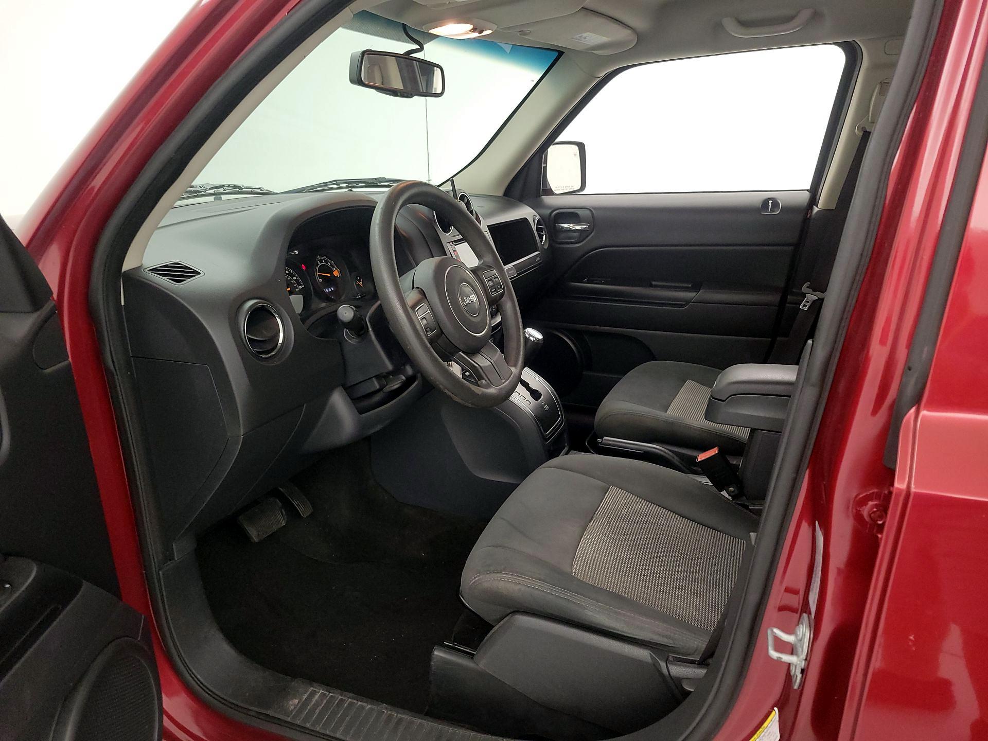 Thumbnail: 2016 Jeep Patriot - 11