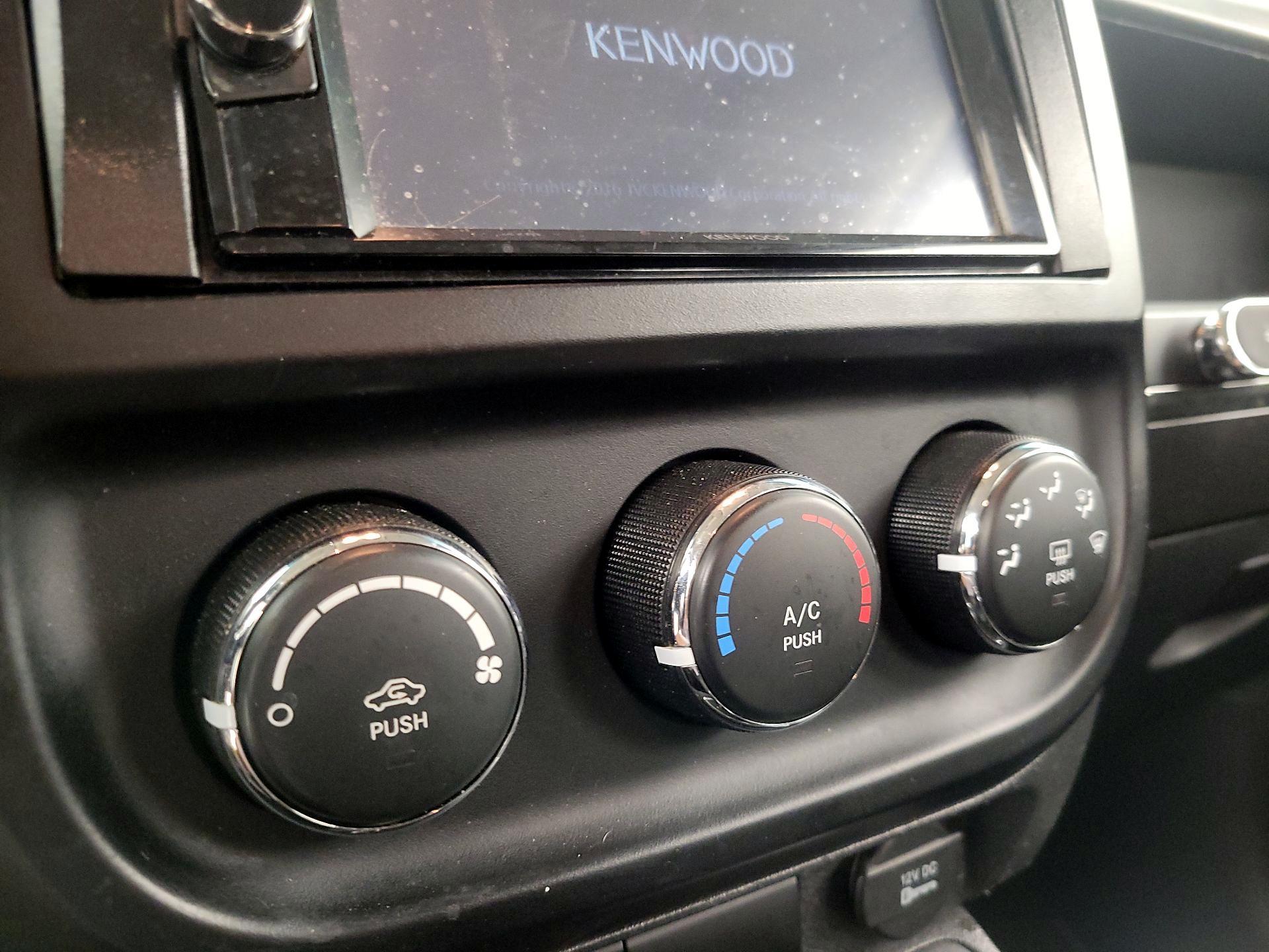 Thumbnail: 2016 Jeep Patriot - 14