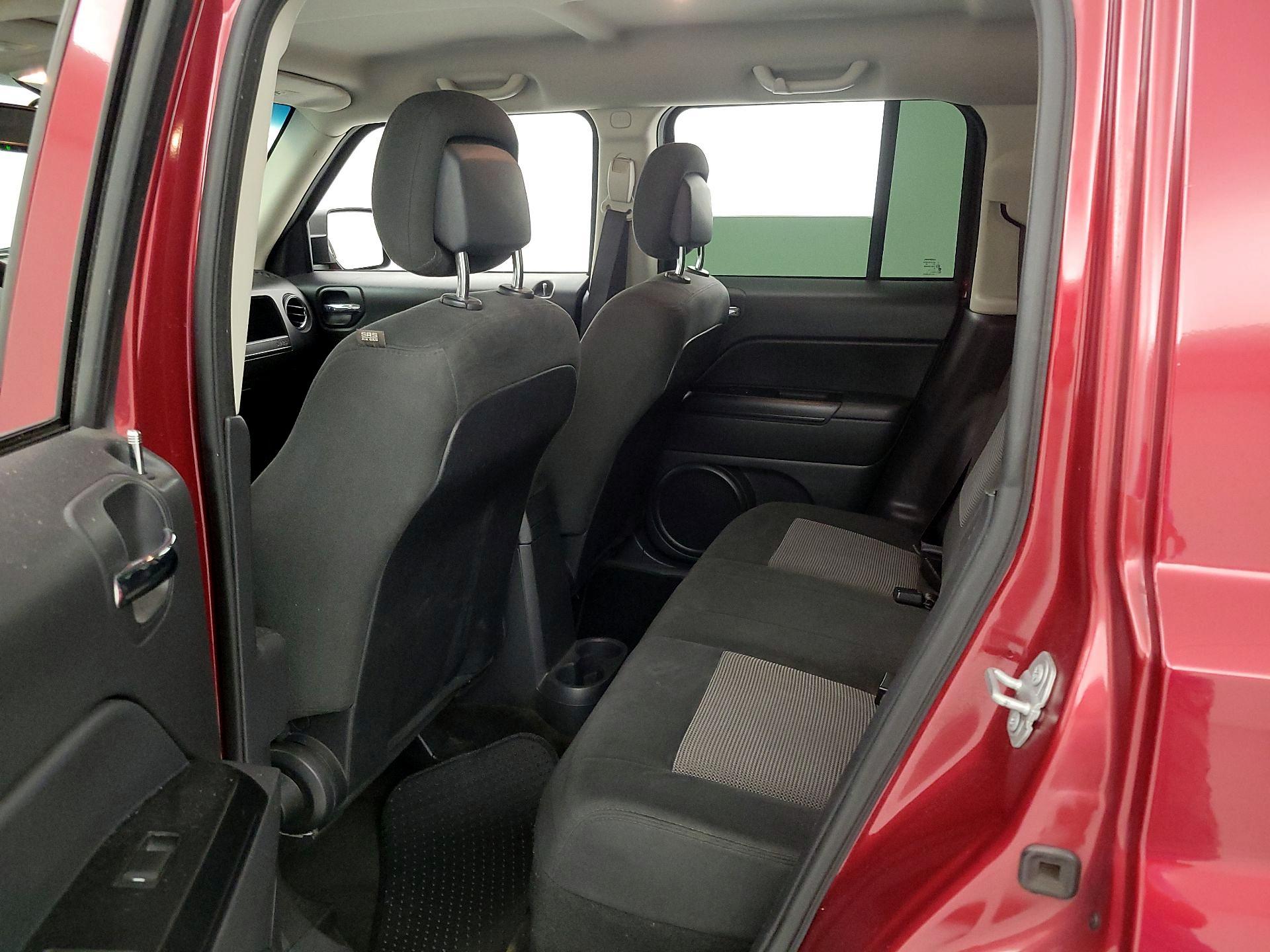 Thumbnail: 2016 Jeep Patriot - 17