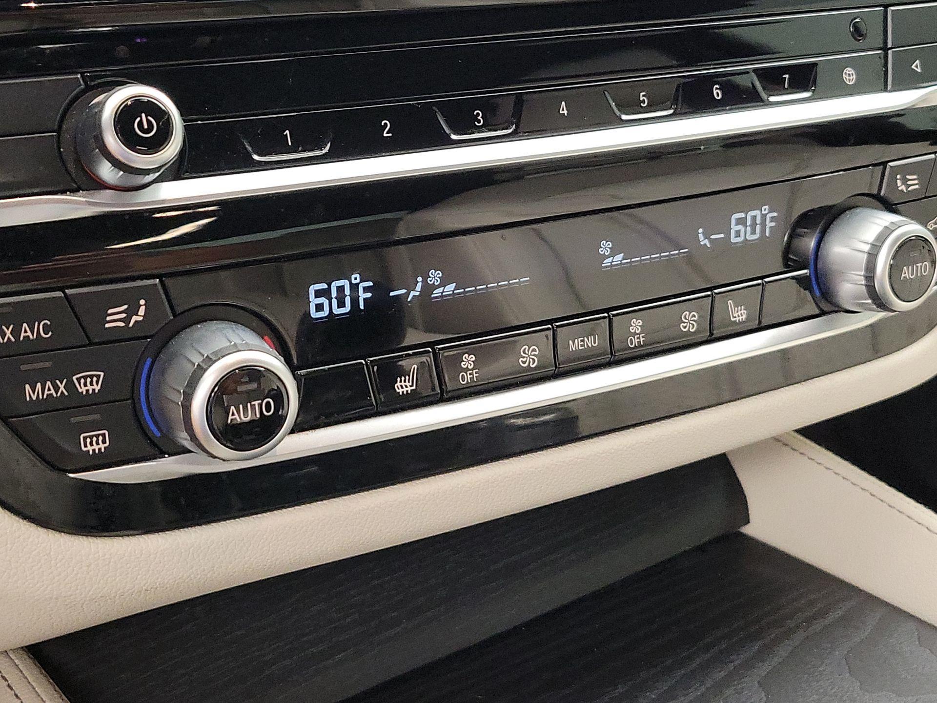 Thumbnail: 2022 BMW 5 Series - 17