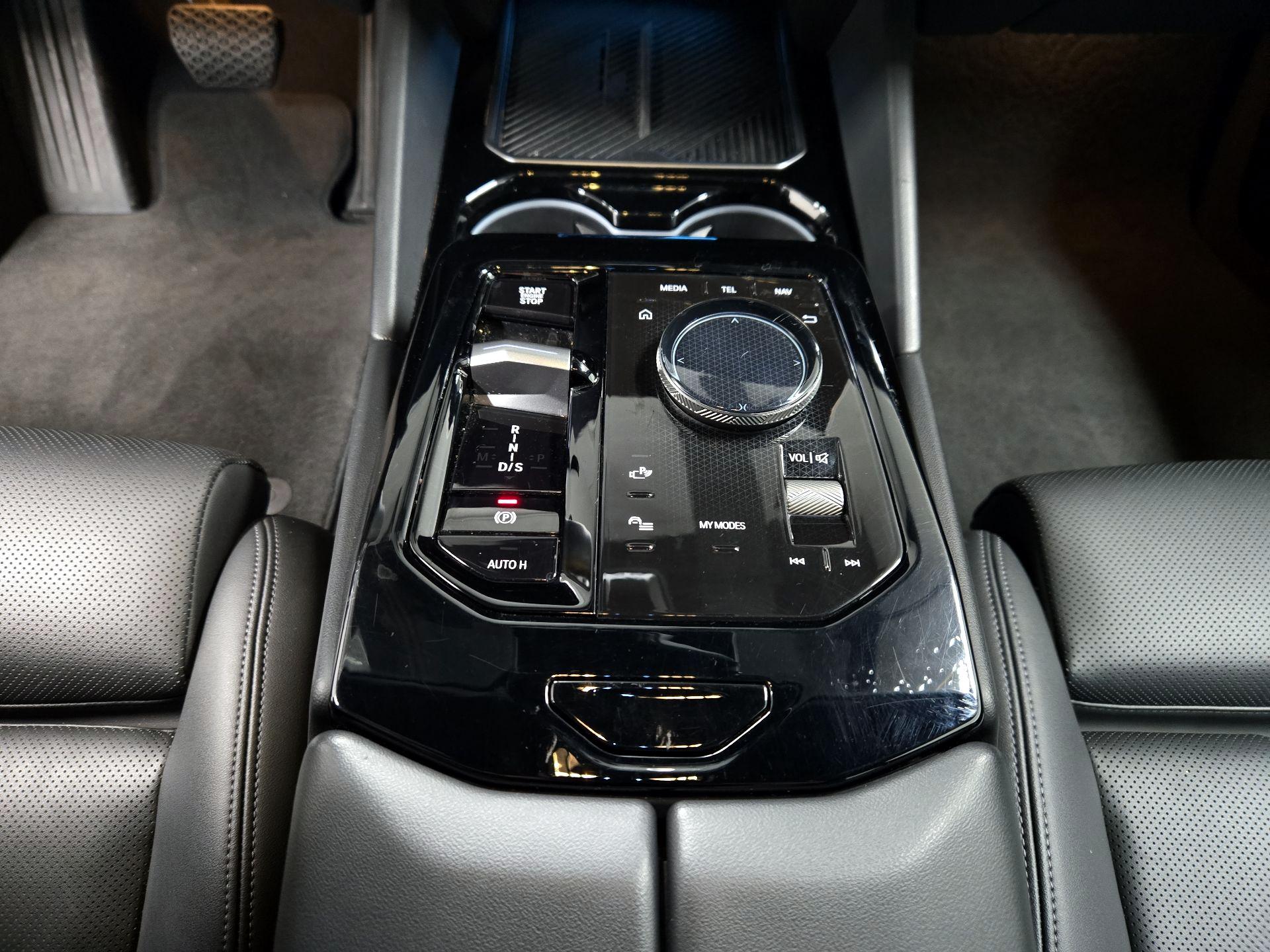 Thumbnail: 2025 BMW 5 Series - 18