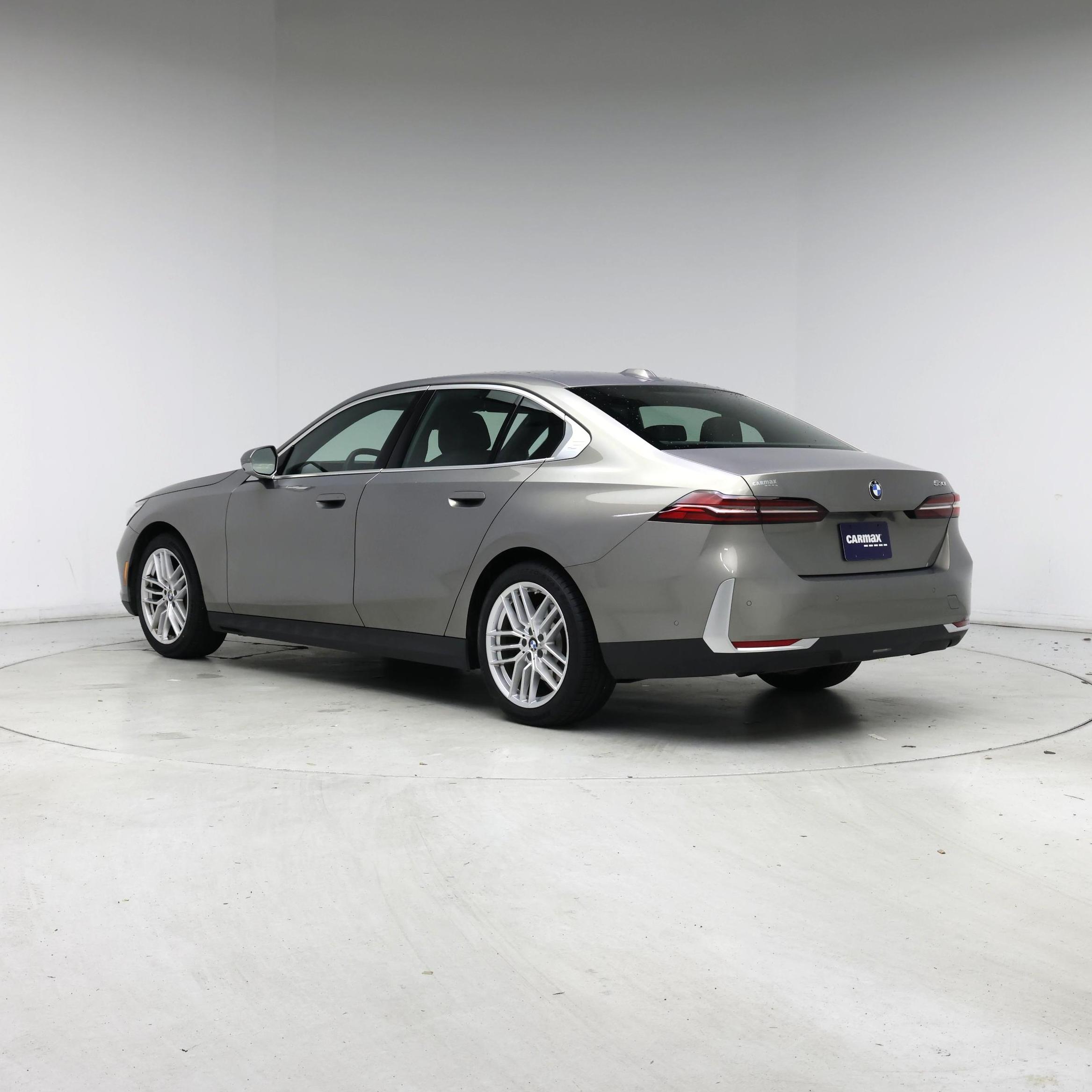 Thumbnail: 2025 BMW 5 Series - 2