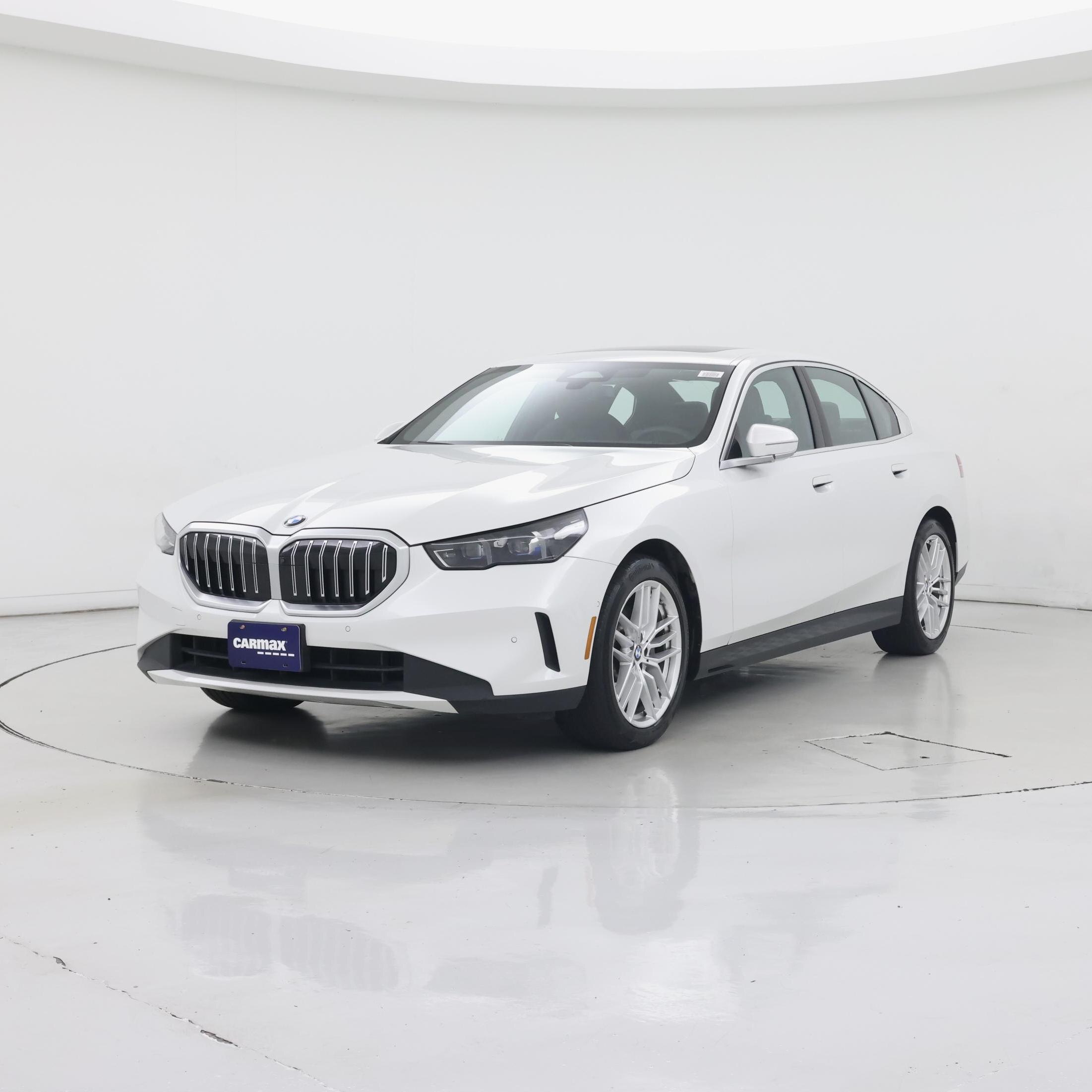 Thumbnail: 2025 BMW 5 Series - 4