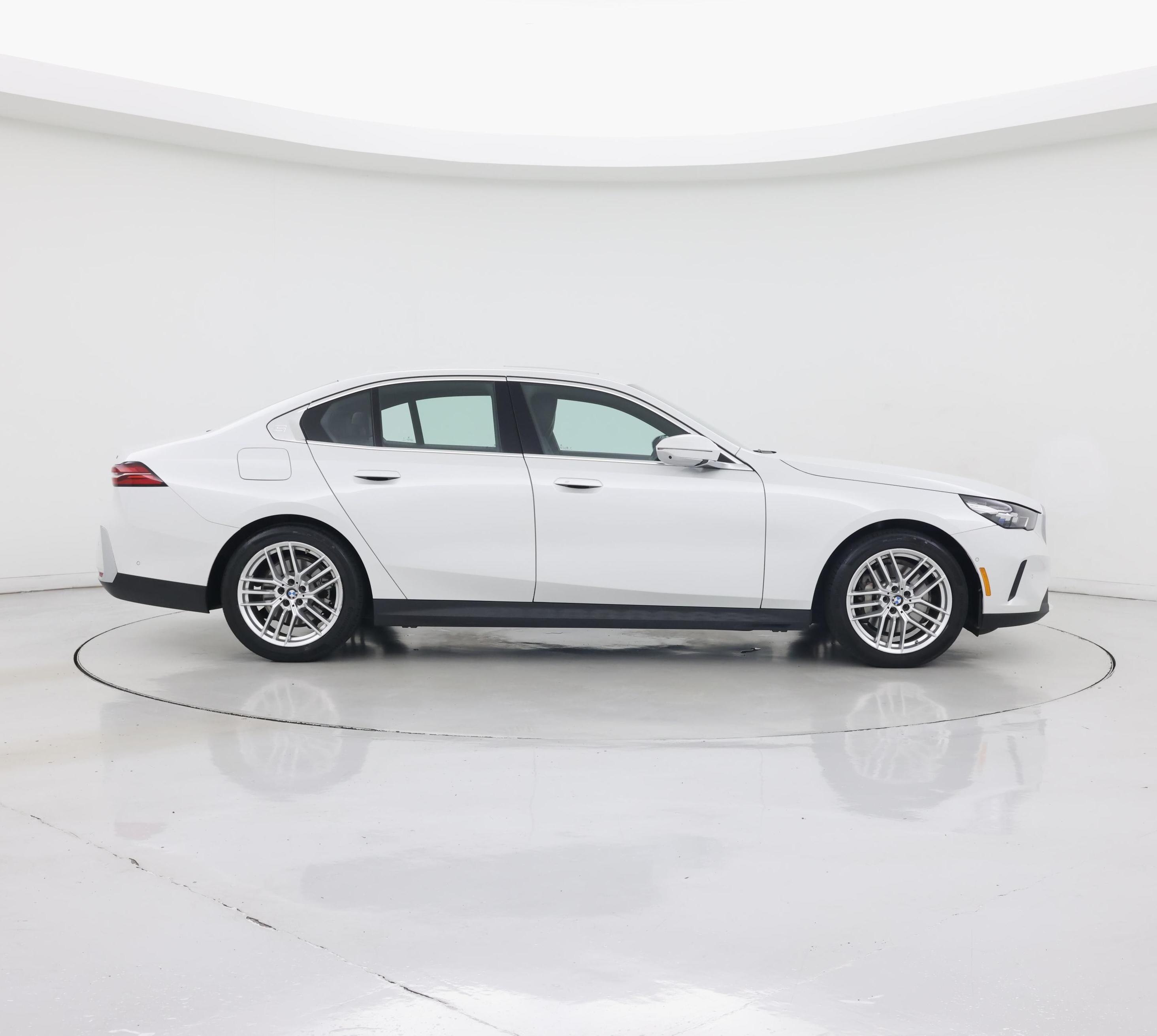 Thumbnail: 2025 BMW 5 Series - 7