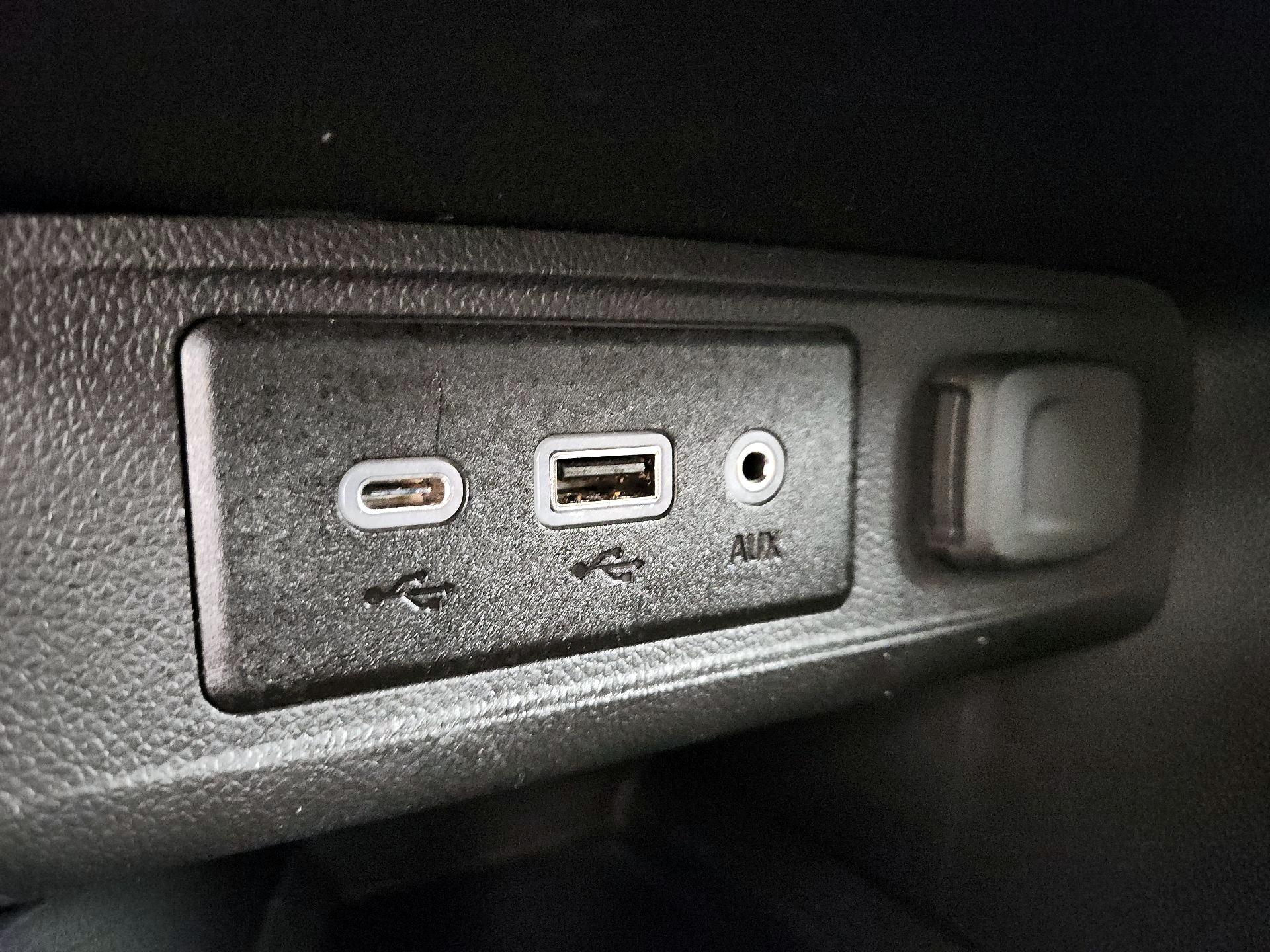 Thumbnail: 2023 Buick Encore GX - 19