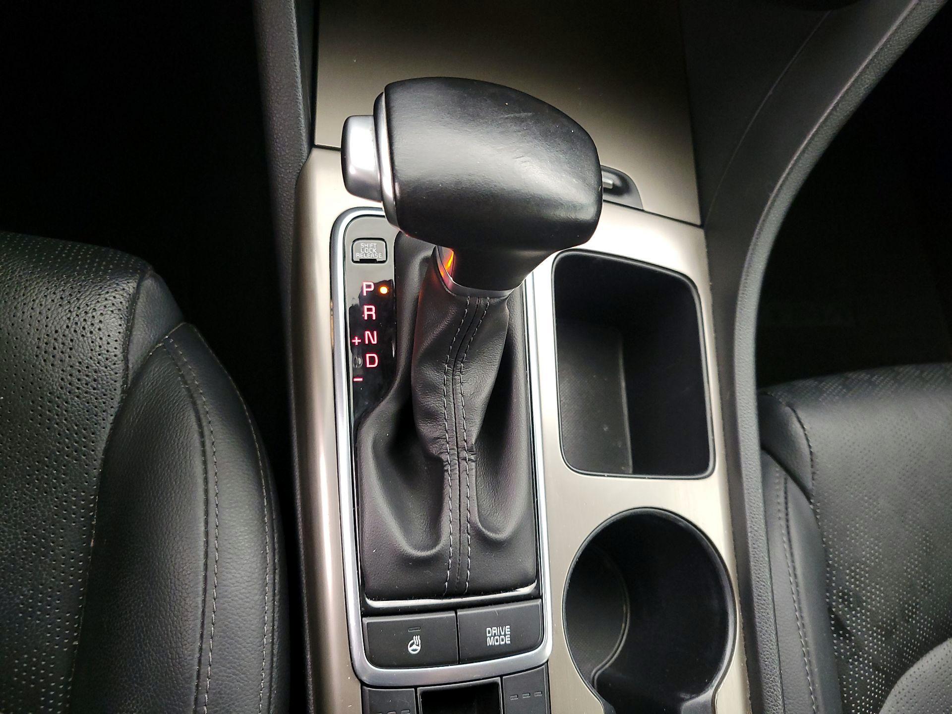 Thumbnail: 2018 Kia Optima - 18