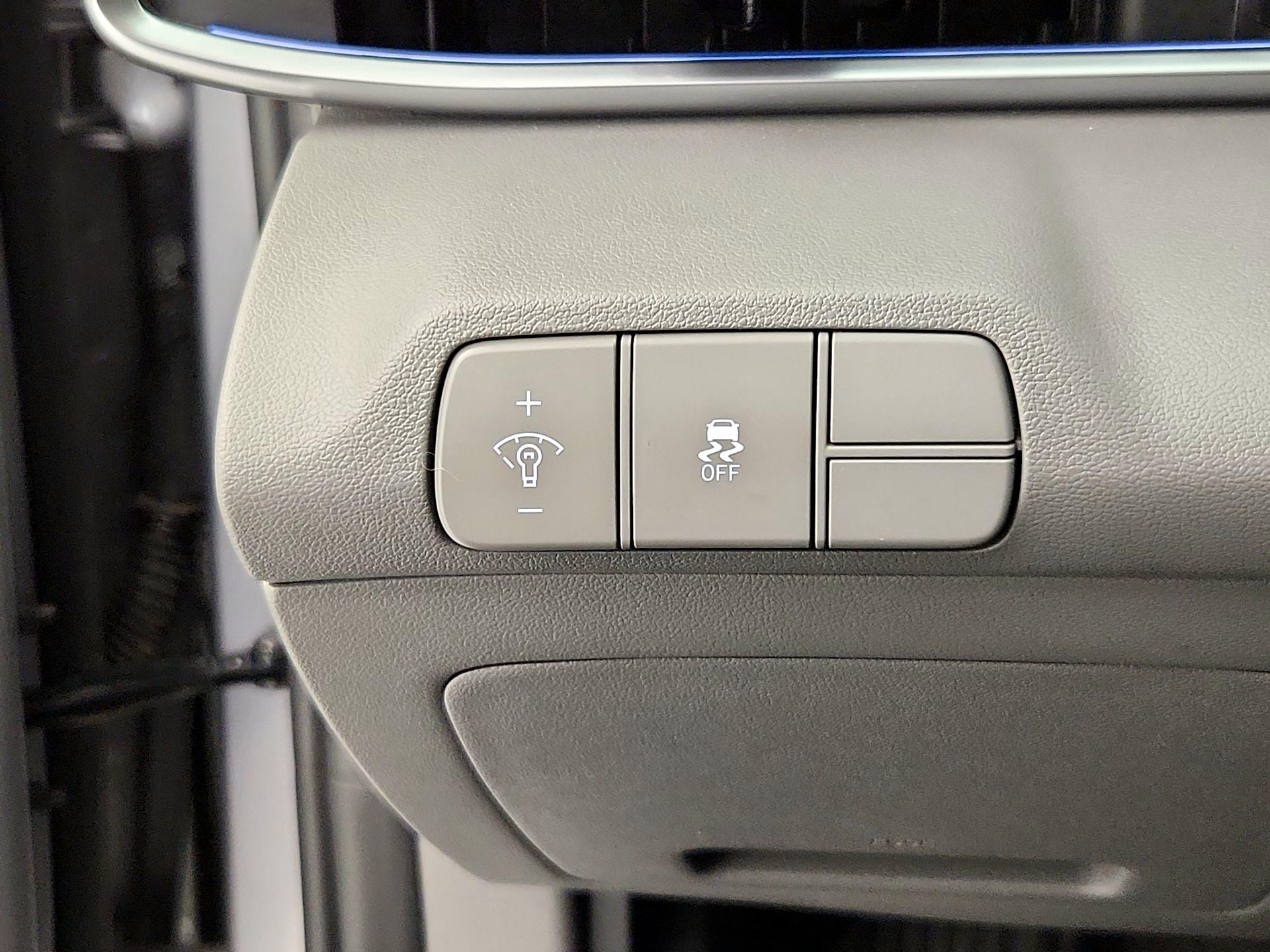 Thumbnail: 2025 Hyundai Elantra - 13