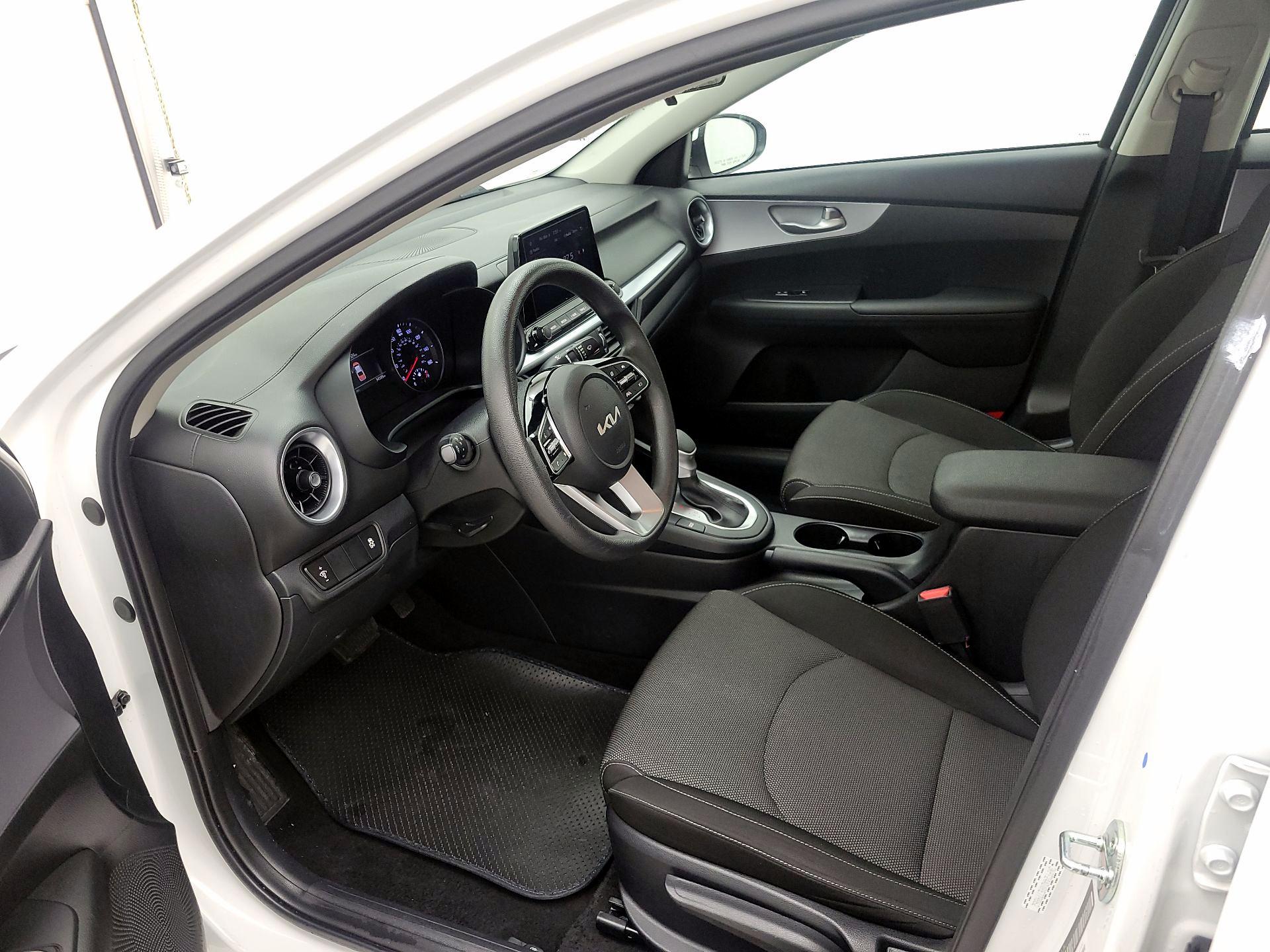 Thumbnail: 2024 Kia Forte - 11