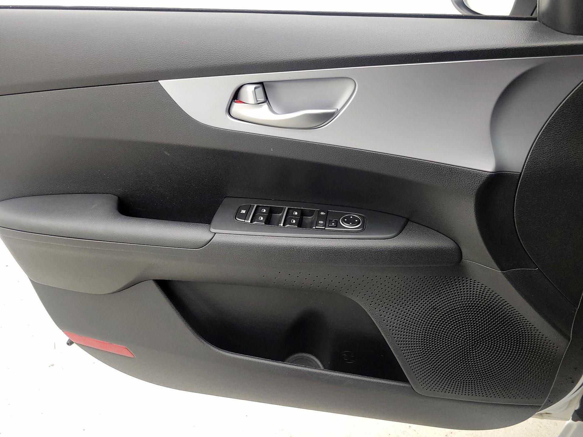 Thumbnail: 2024 Kia Forte - 12