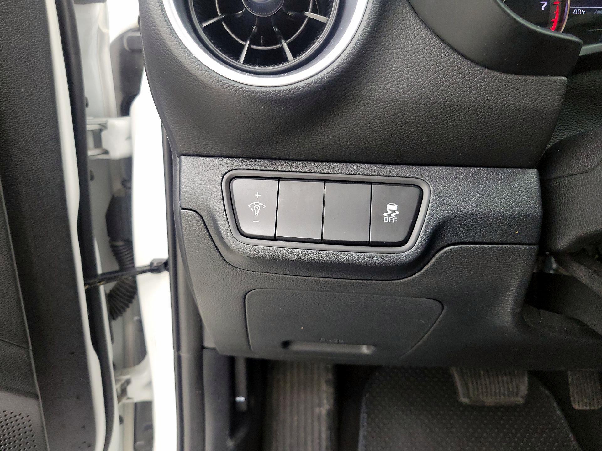 Thumbnail: 2024 Kia Forte - 13